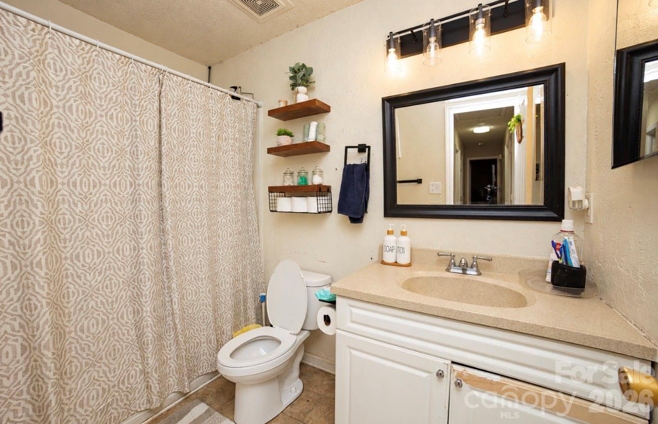 Single Family Residence at 712 Edgehill Drive, Monroe, photo 11 of 11