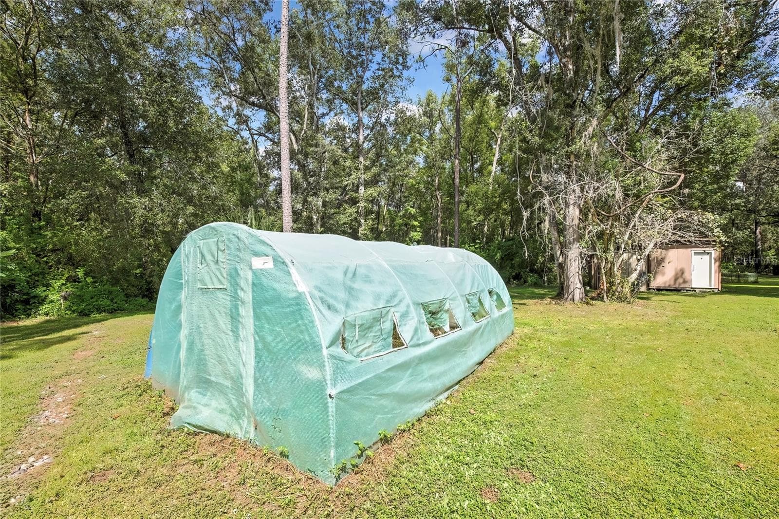Manufactured Home at 19995 MANECKE RD, BROOKSVILLE, photo 9 of 25