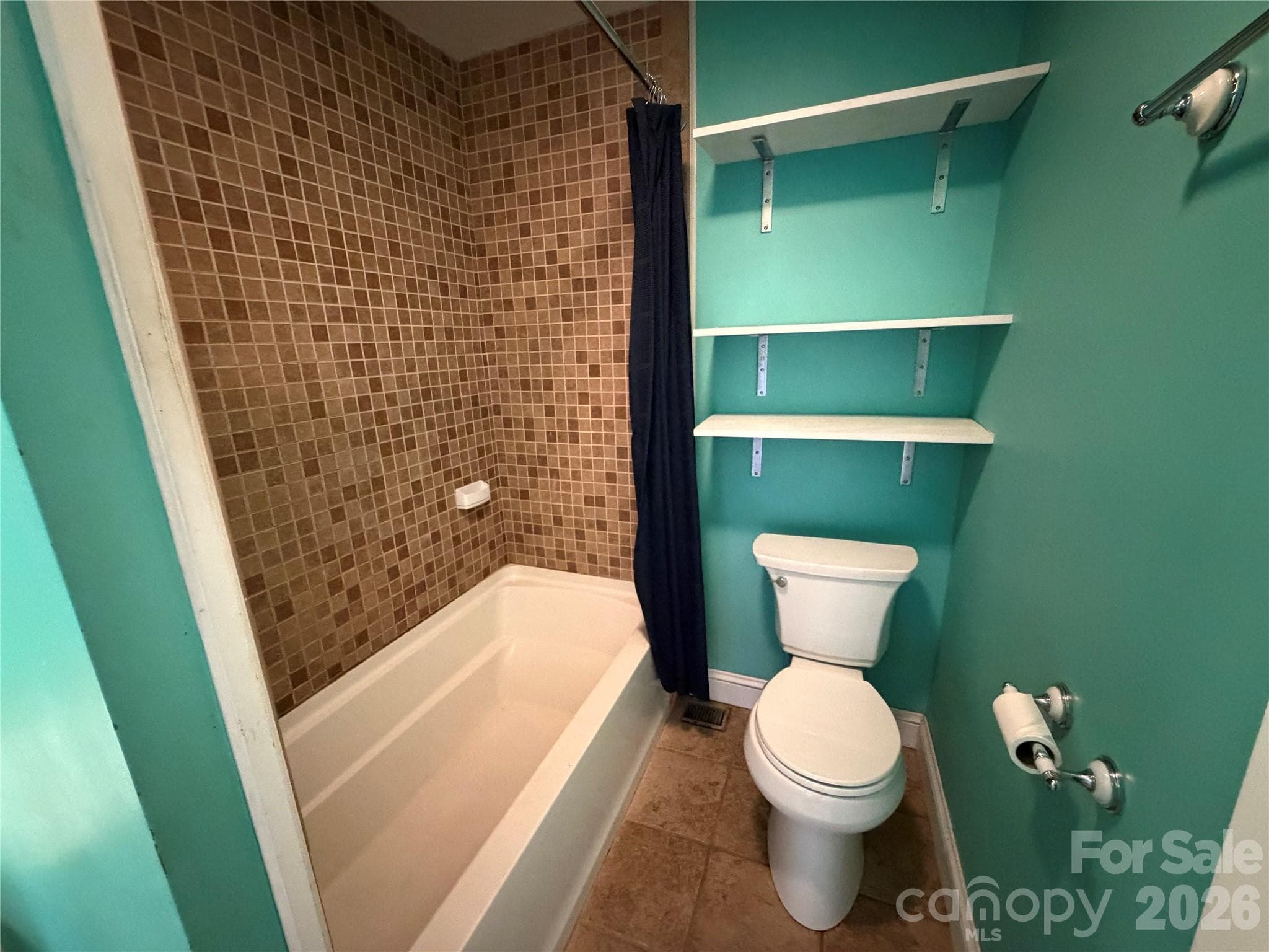 Full Bath - 405 Jug Wilson Street, Morganton