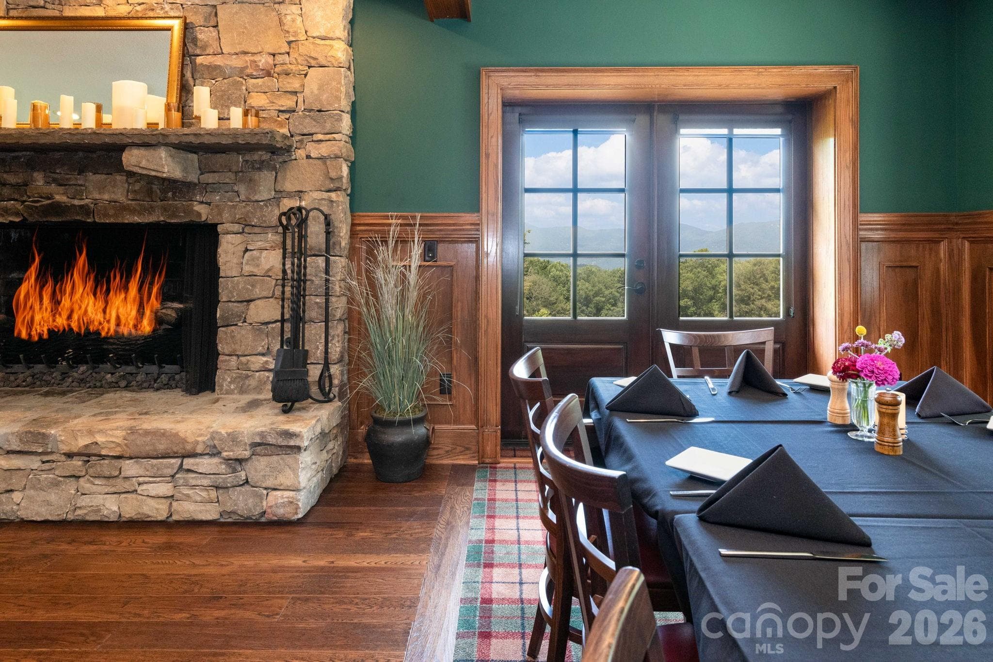 Dining by the fire. - 25 Finlaystone Trace, Waynesville