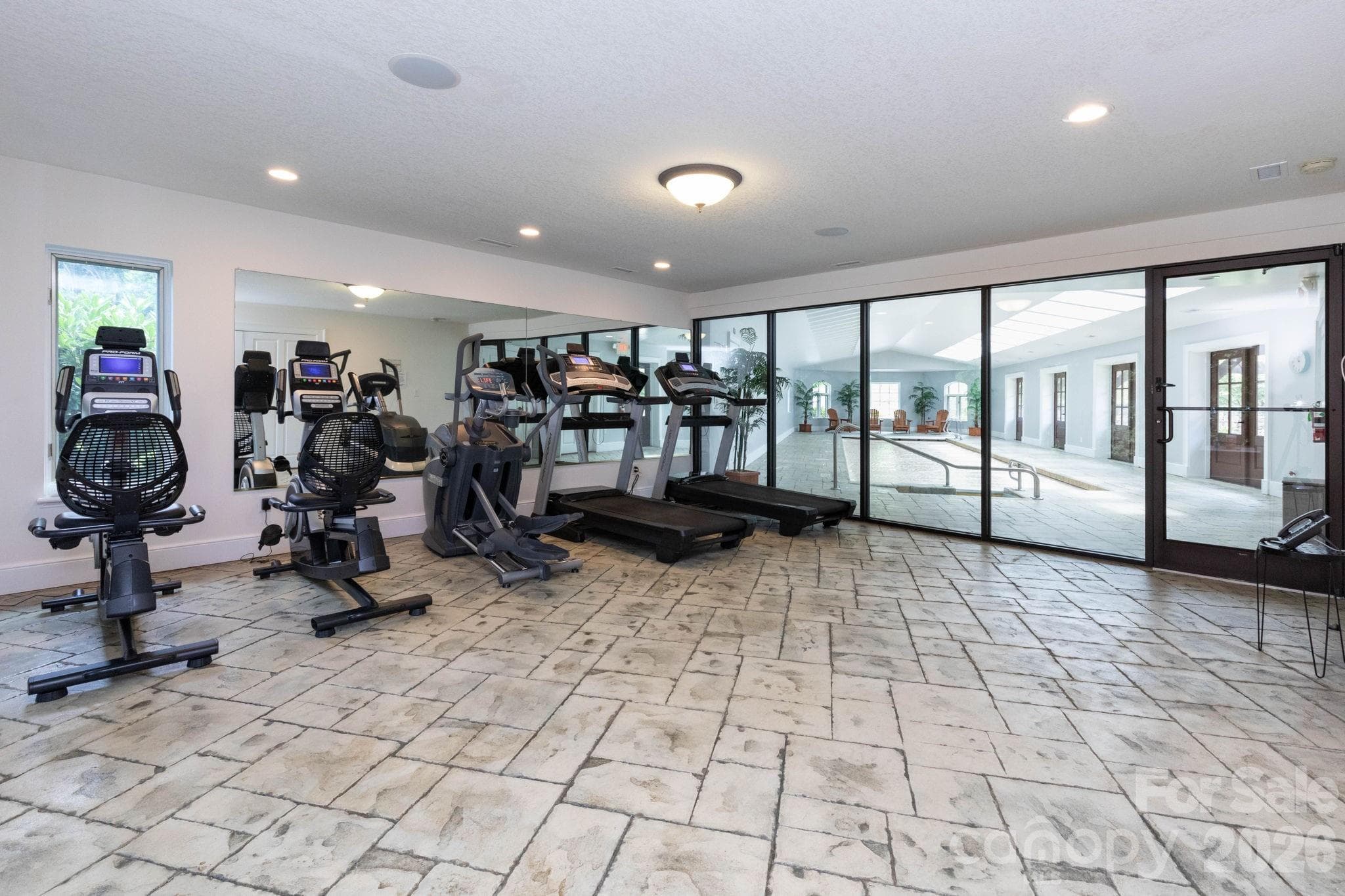 Gym. - 25 Finlaystone Trace, Waynesville