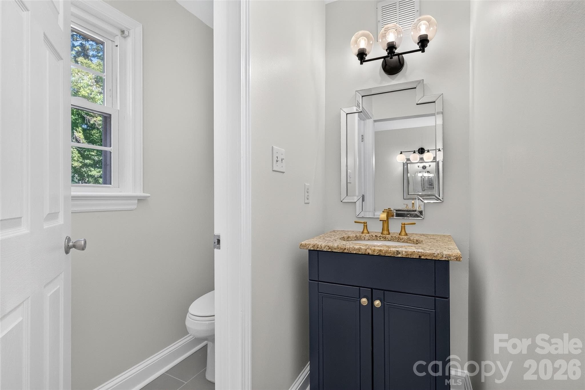 Single Family Residence at 19916 Floral Lane, Cornelius, photo 23 of 45