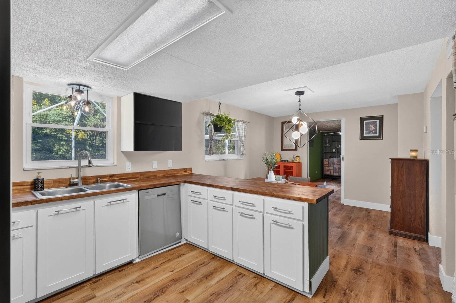 Single Family Residence at 139 CHEROKEE RD, ORMOND BEACH, photo 13 of 49