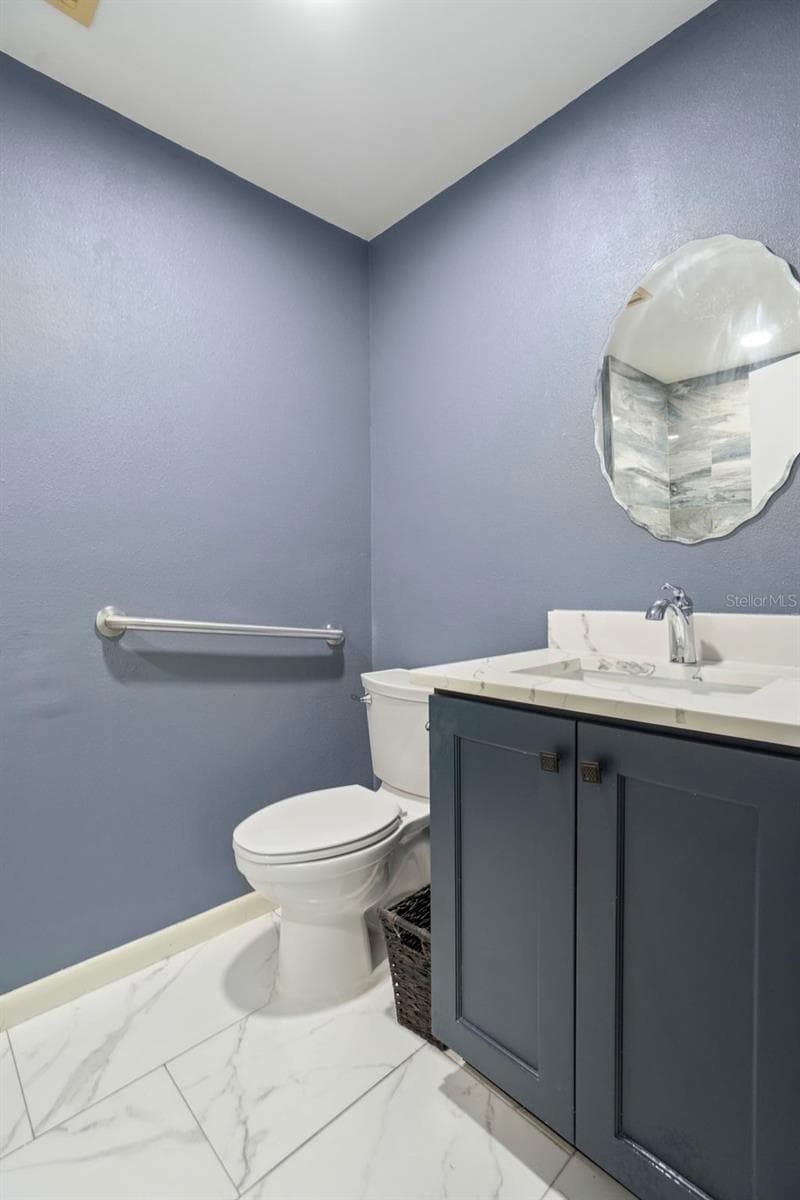 Flex Room Bath - 2893 ROLLINGWOOD CT, CLEARWATER