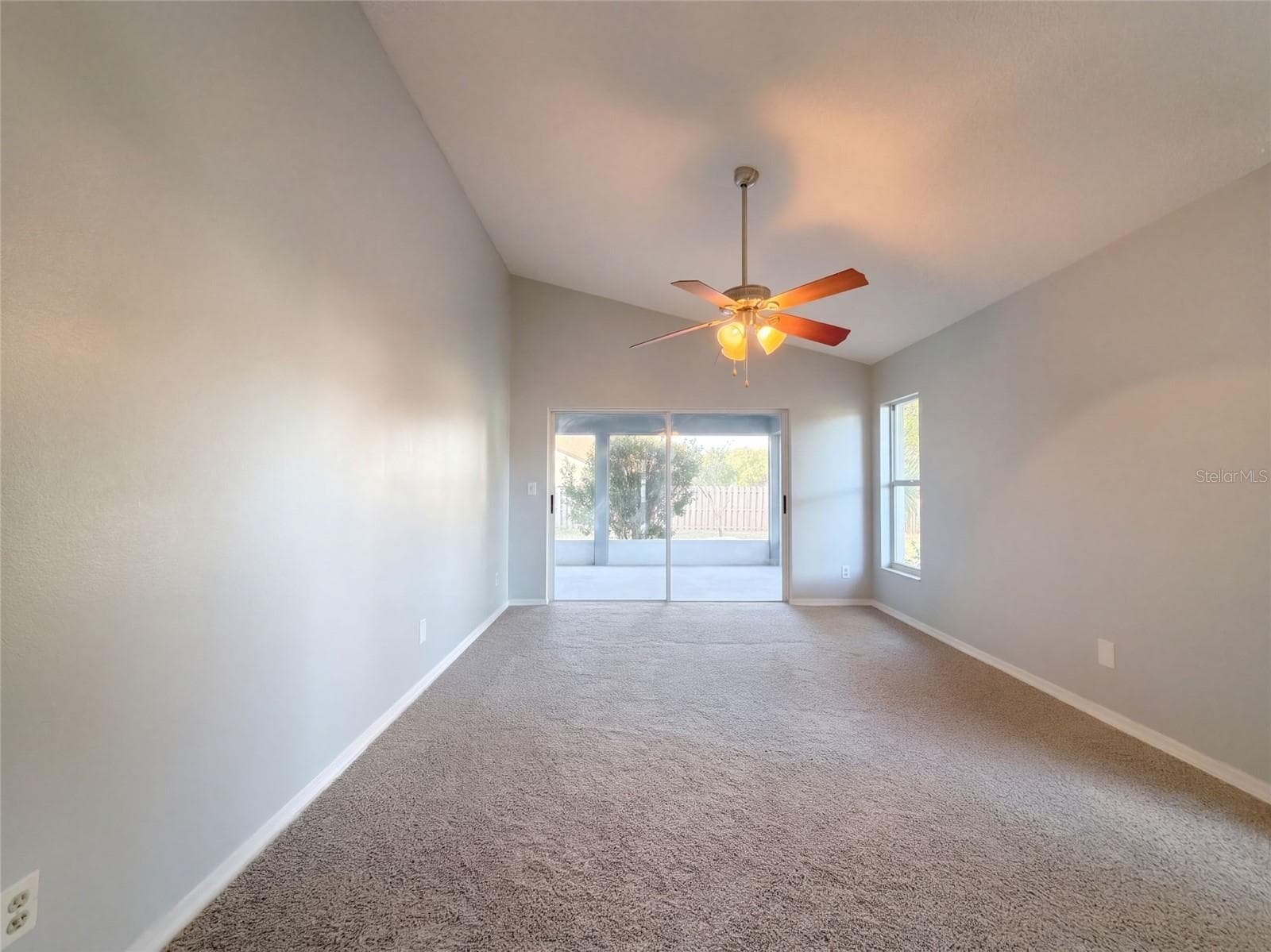Single Family Residence at 9703 GLENPOINTE DR, RIVERVIEW, photo 19 of 40