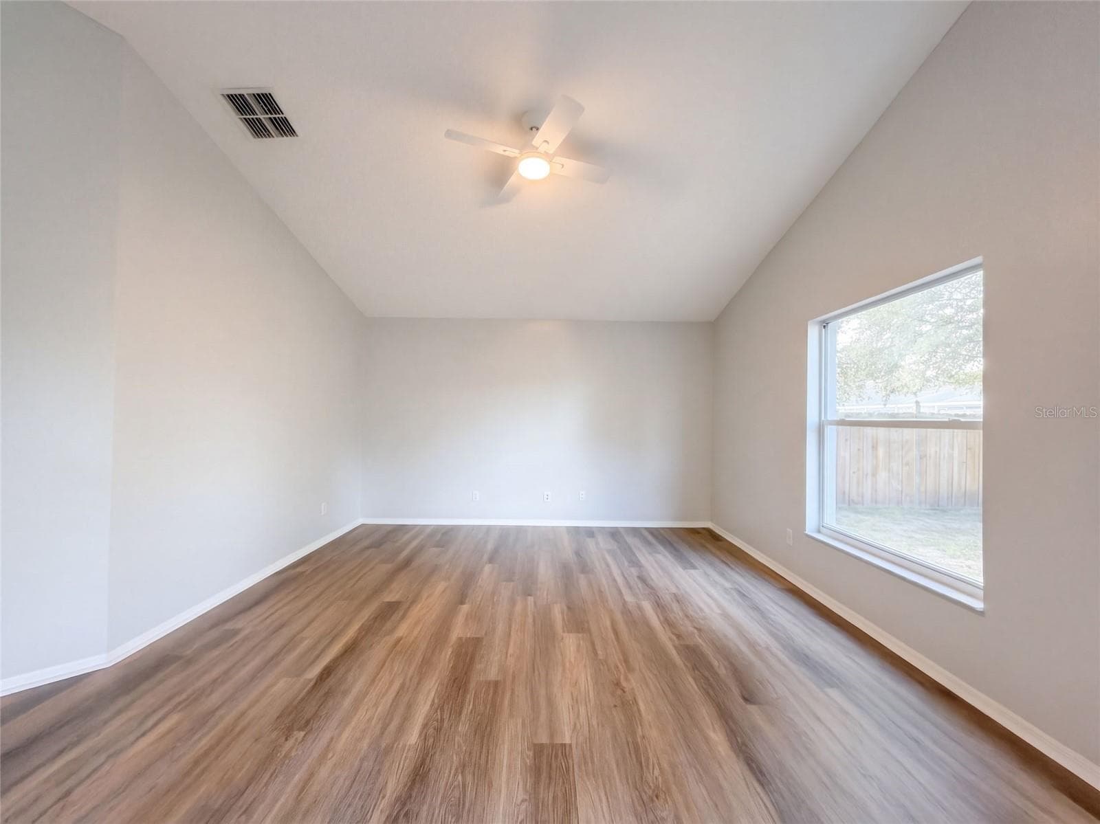 Single Family Residence at 9703 GLENPOINTE DR, RIVERVIEW, photo 22 of 40
