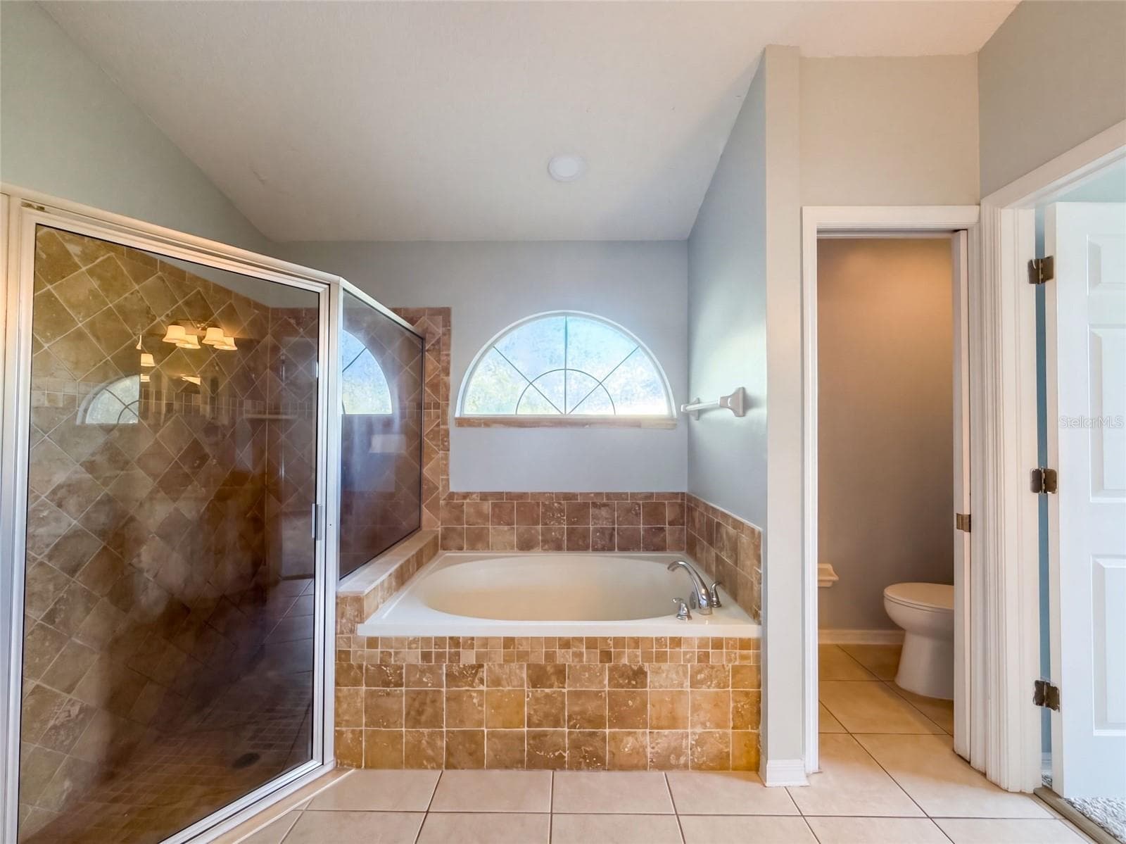 Single Family Residence at 9703 GLENPOINTE DR, RIVERVIEW, photo 28 of 40