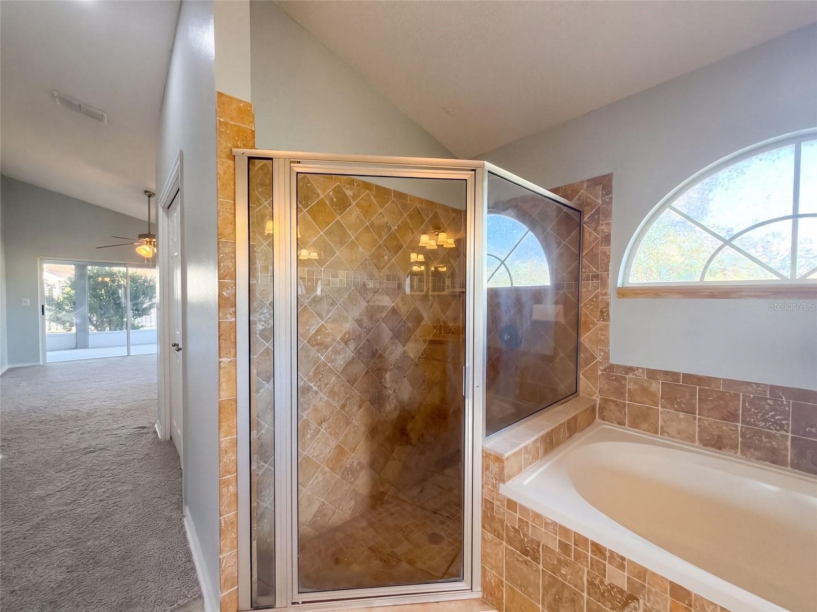 Single Family Residence at 9703 GLENPOINTE DR, RIVERVIEW, photo 32 of 40