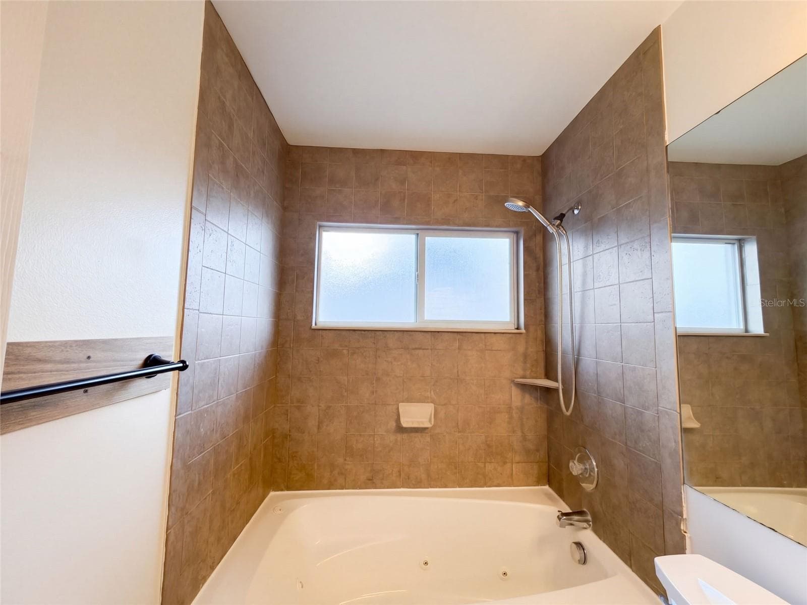 Single Family Residence at 9703 GLENPOINTE DR, RIVERVIEW, photo 33 of 40