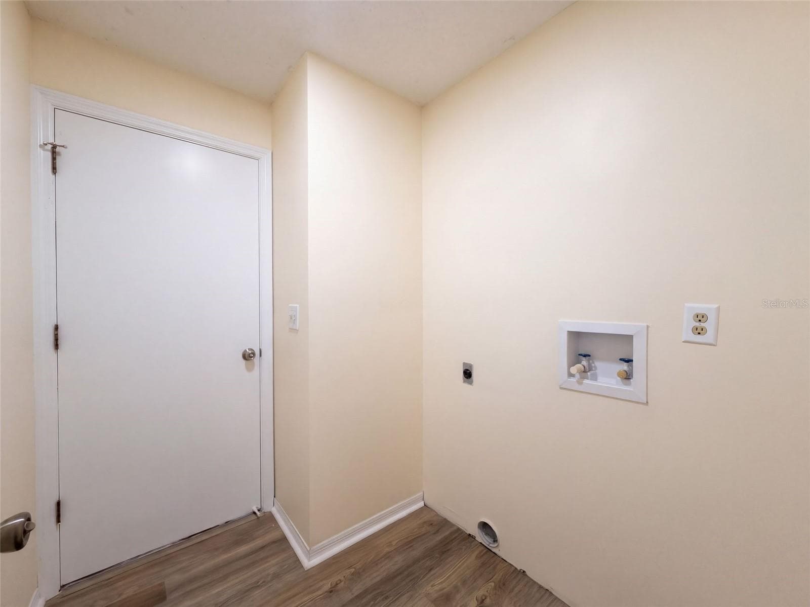 Single Family Residence at 9703 GLENPOINTE DR, RIVERVIEW, photo 35 of 40