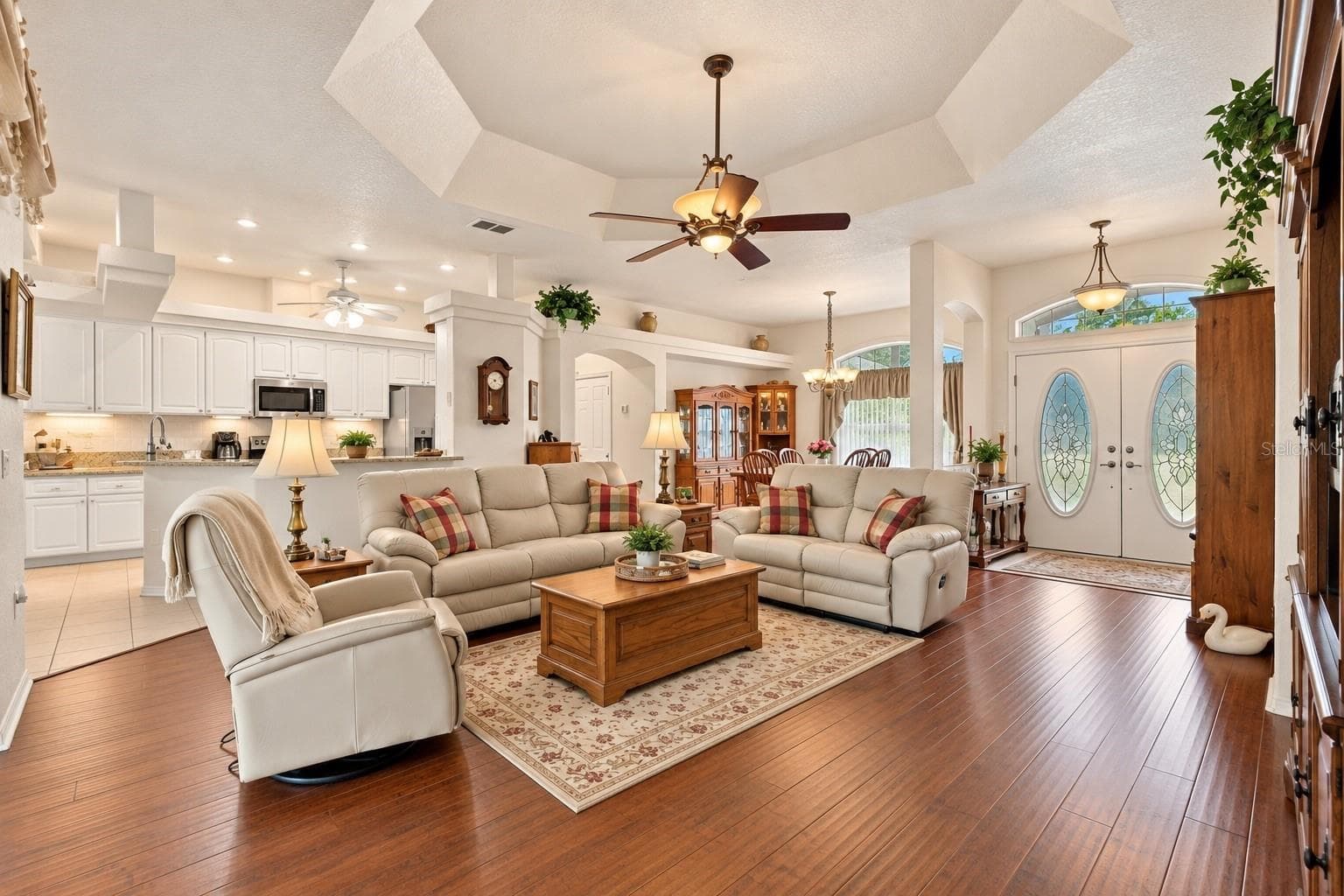 Living room - 7420 NIGHTWALKER RD, WEEKI WACHEE
