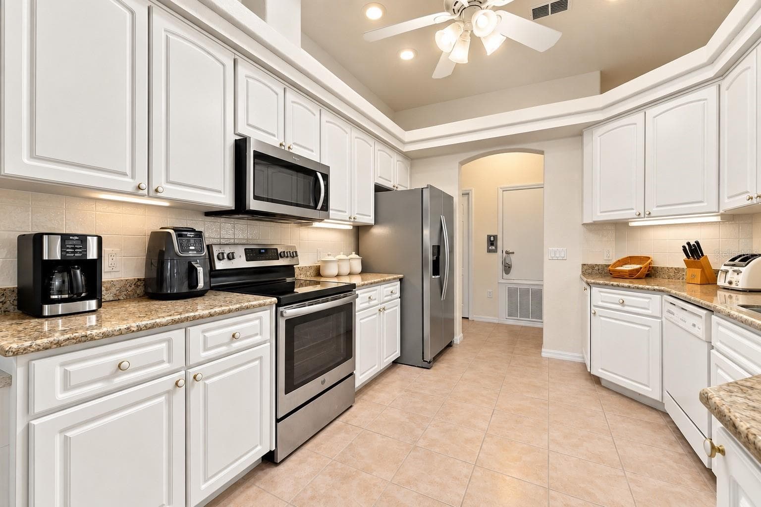 Kitchen - 7420 NIGHTWALKER RD, WEEKI WACHEE