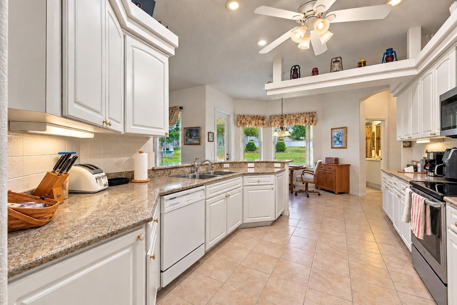 Kitchen - 7420 NIGHTWALKER RD, WEEKI WACHEE