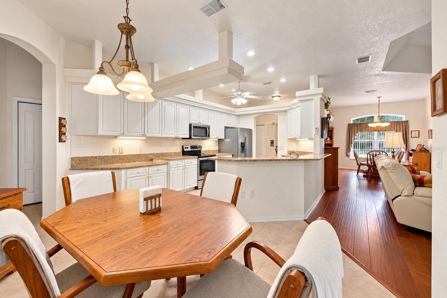 Breakfast nook - 7420 NIGHTWALKER RD, WEEKI WACHEE