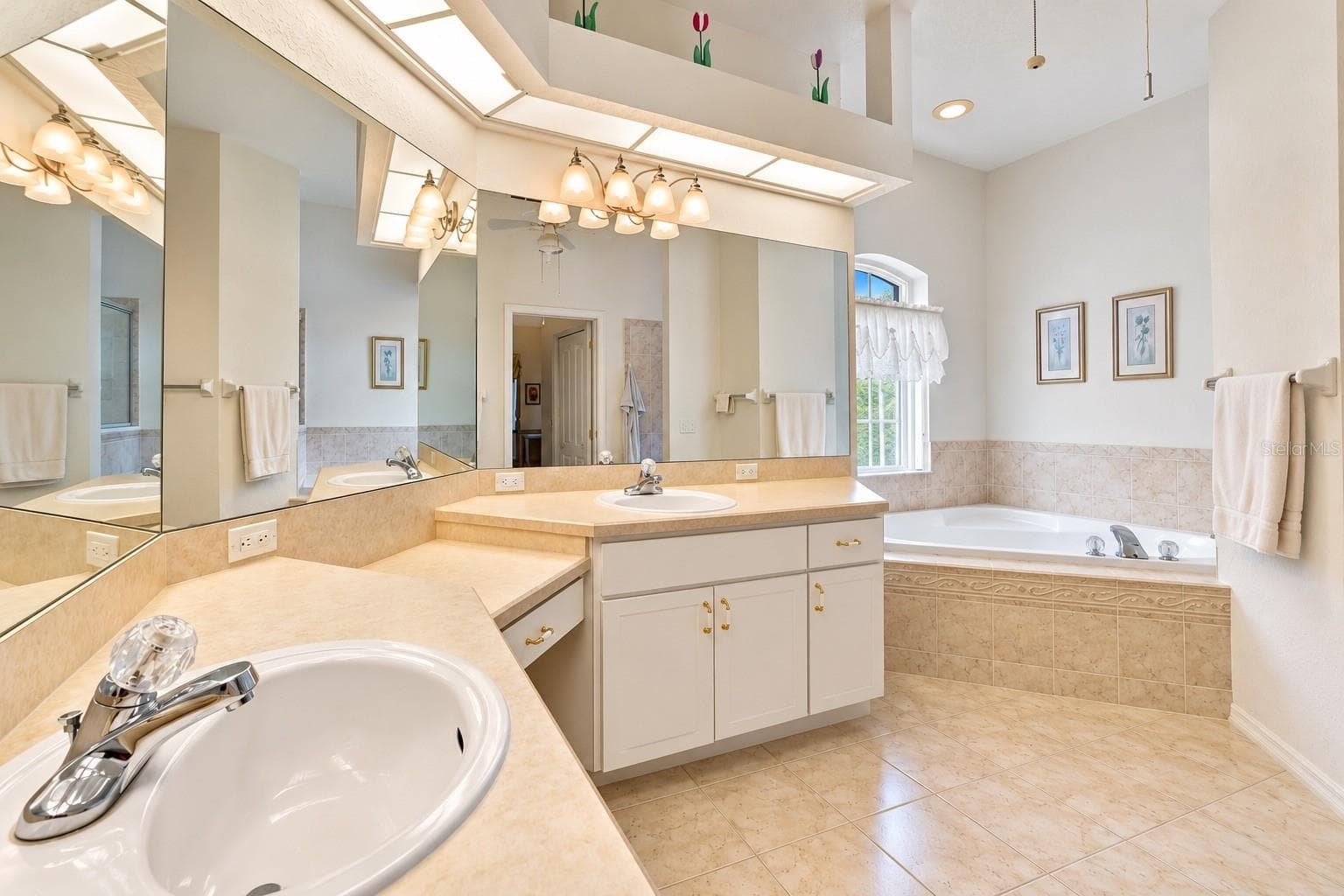 Primary bathroom - 7420 NIGHTWALKER RD, WEEKI WACHEE
