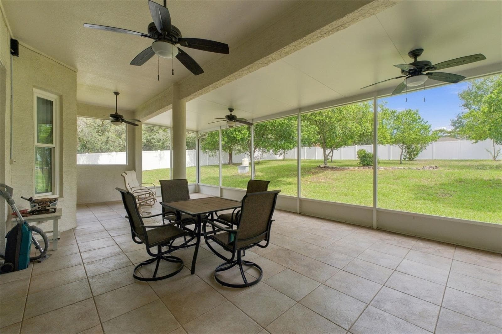 Lanai - 7420 NIGHTWALKER RD, WEEKI WACHEE