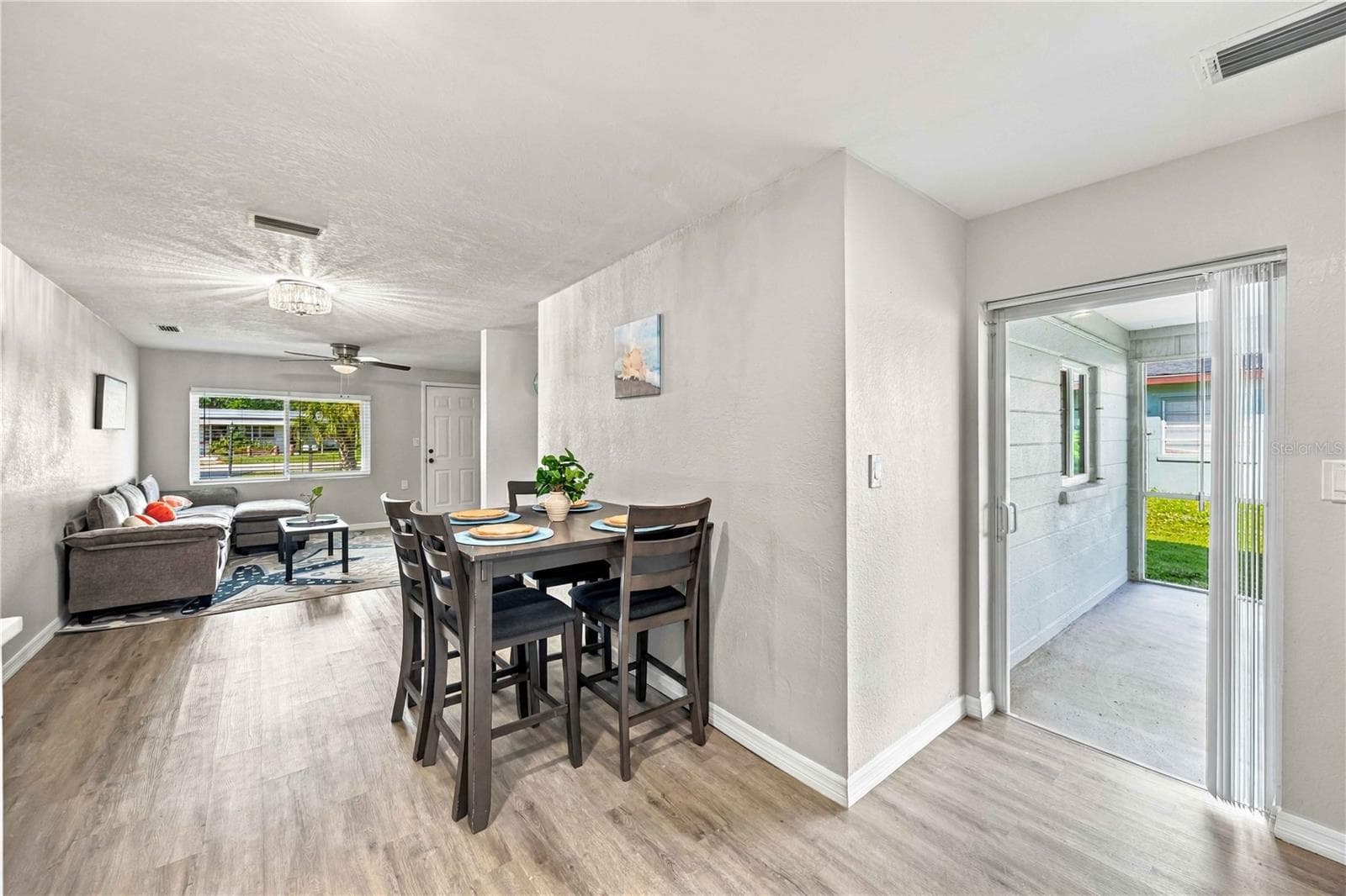 Single Family Residence at 123 VIRGINIA CT, ENGLEWOOD, photo 8 of 36