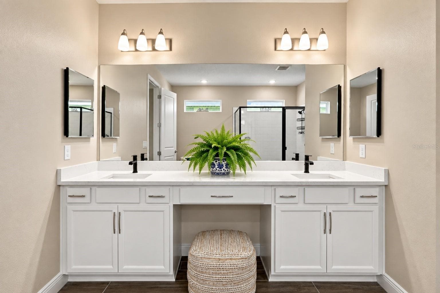 Dual Vainties and Makeup Counter - 7449 SEA MANATEE ST, PARRISH