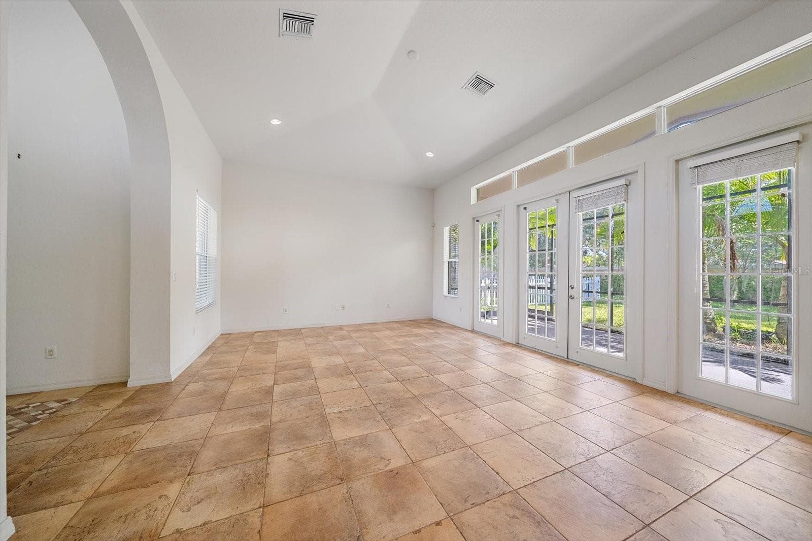 Single Family Residence at 6623 38TH LN E, SARASOTA, photo 7 of 40