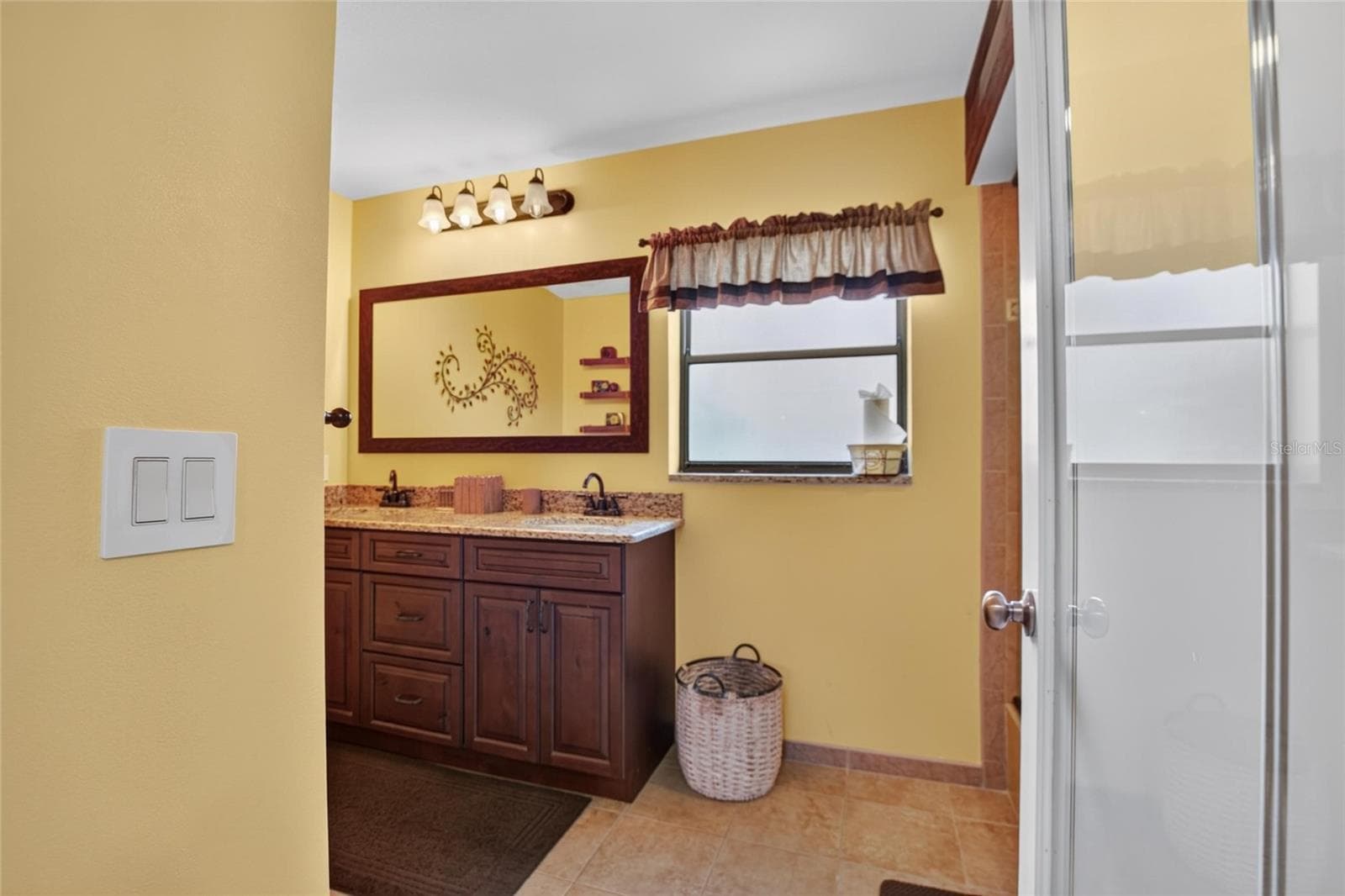 Single Family Residence at 3038 WISTER CIR, VALRICO, photo 29 of 63