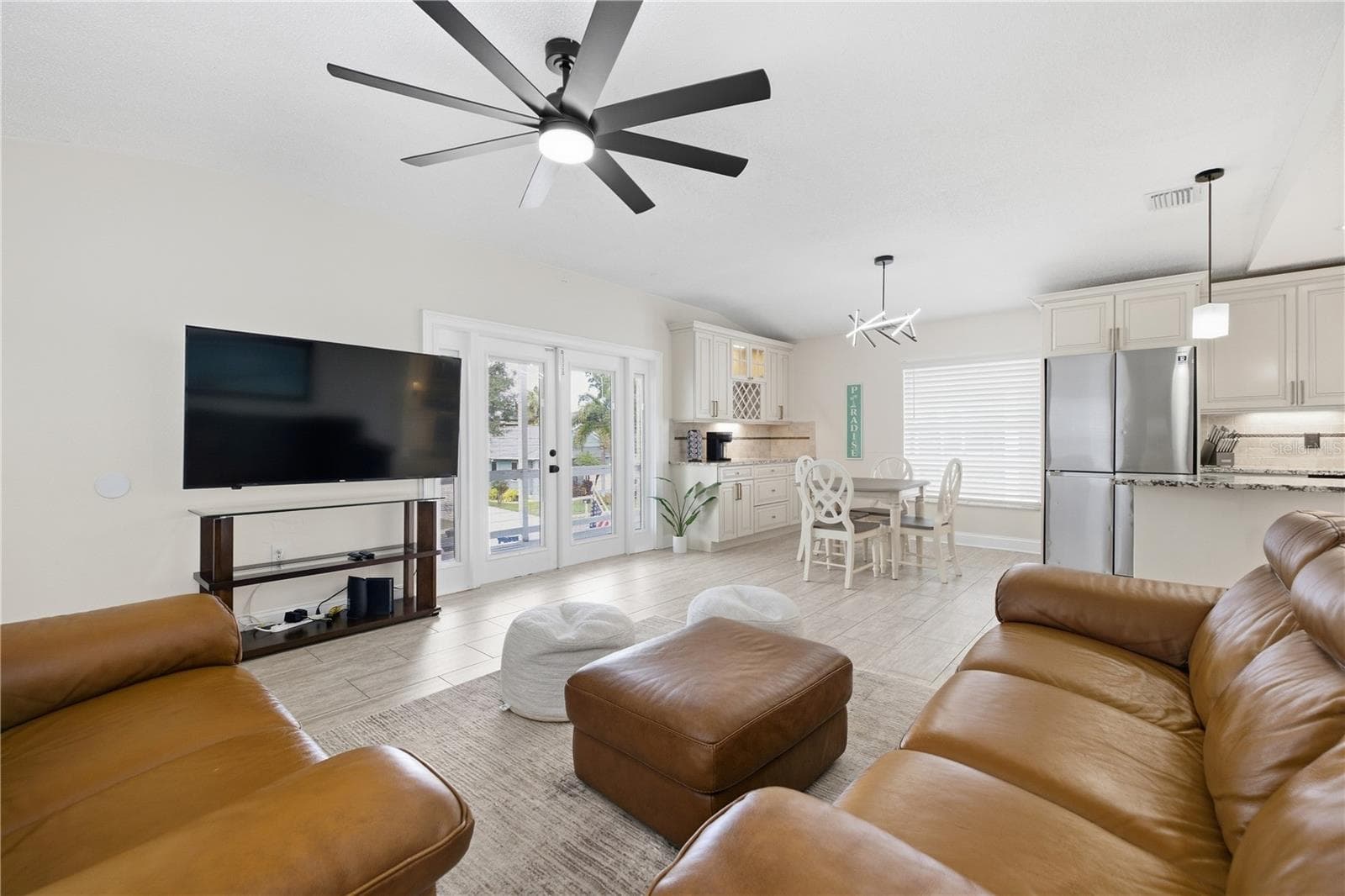 Single Family Residence at 7318 S KISSIMMEE ST, TAMPA, photo 4 of 40