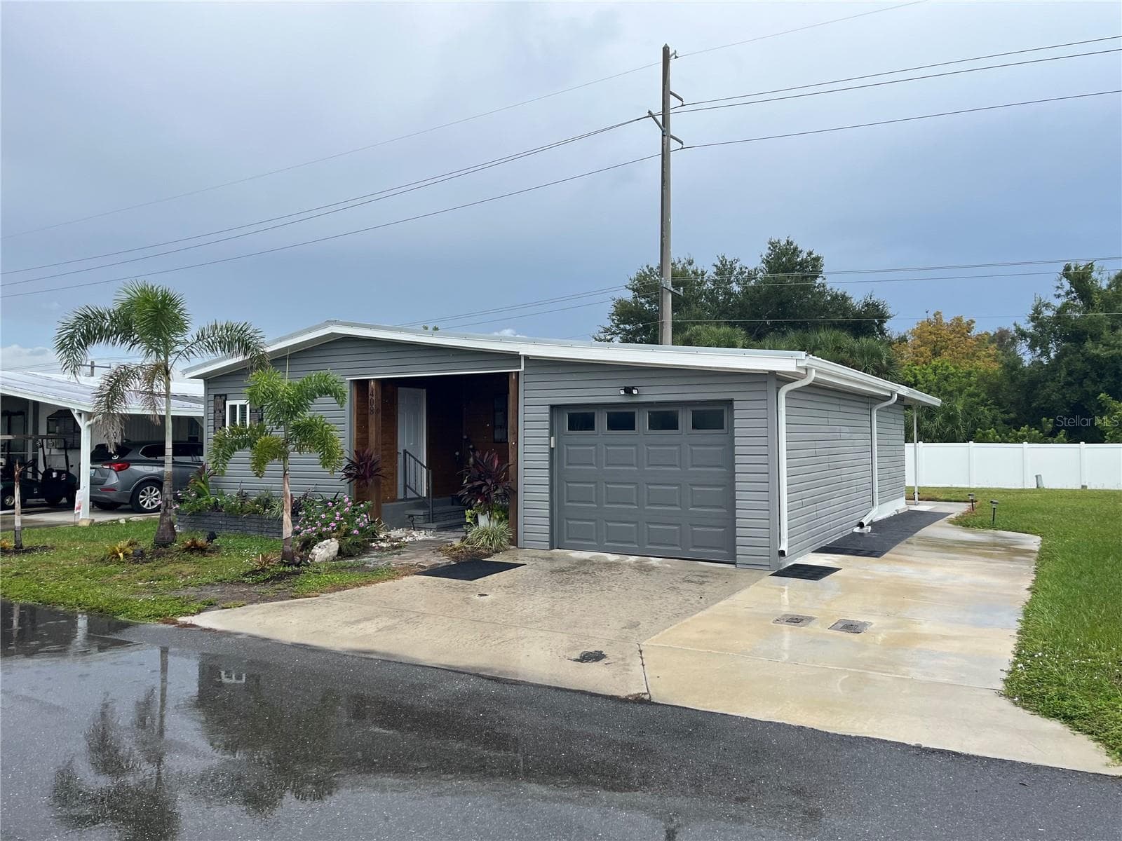 Manufactured Home at 408 S CERVINA DR S, VENICE, photo 3 of 69