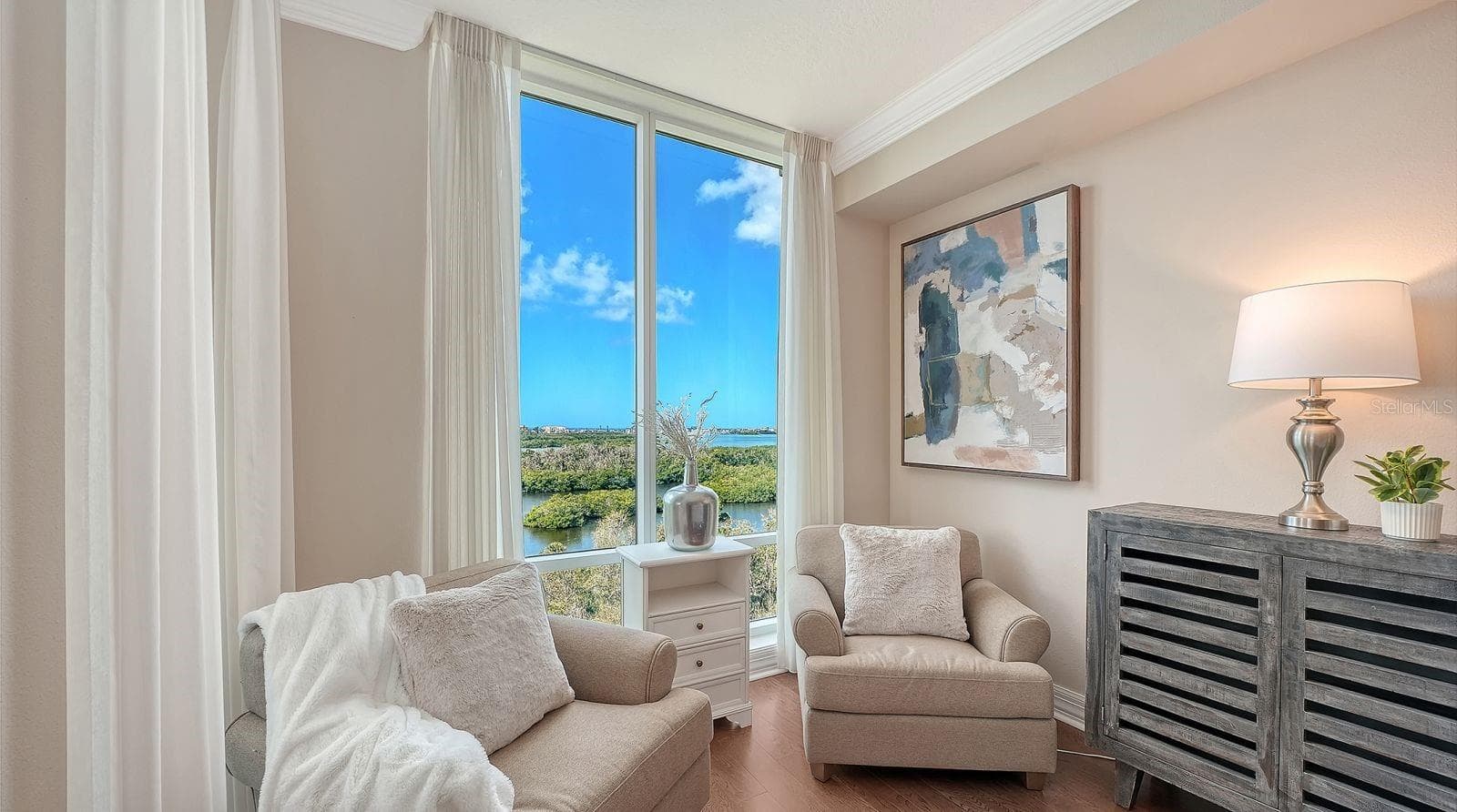Sitting area in primary suite - 385 NORTH POINT RD #701, OSPREY