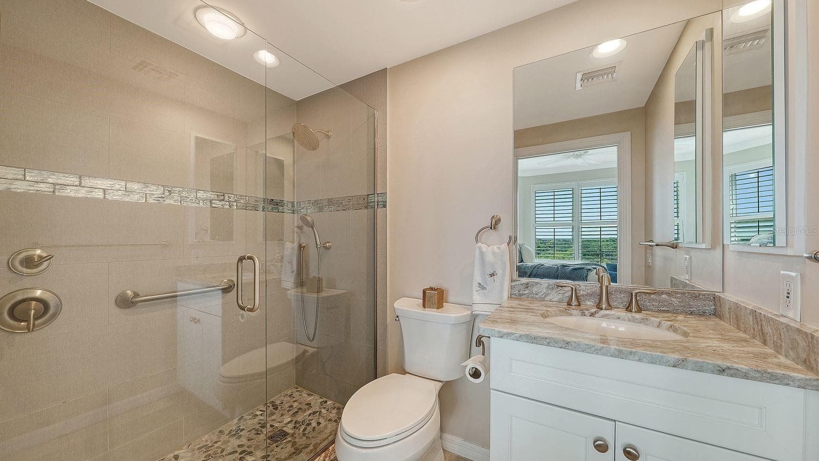 Bedroom 2 bath (ensuite) - 385 NORTH POINT RD #701, OSPREY