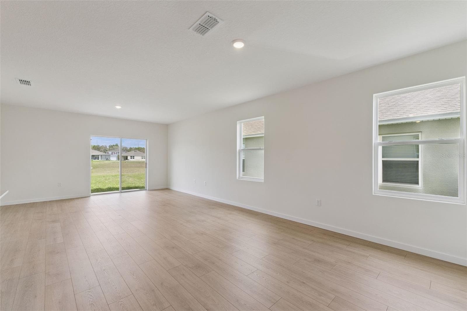 Single Family Residence at 3424 SPINEYWOOD DR, OCOEE, photo 4 of 37