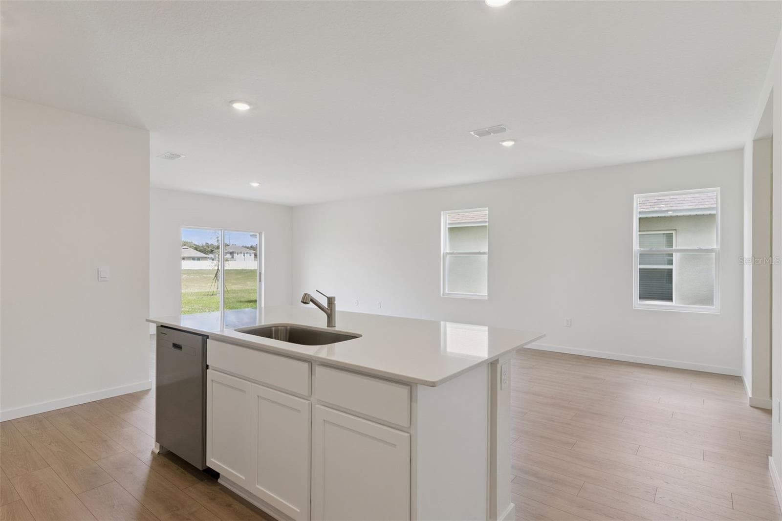 Single Family Residence at 3424 SPINEYWOOD DR, OCOEE, photo 8 of 37