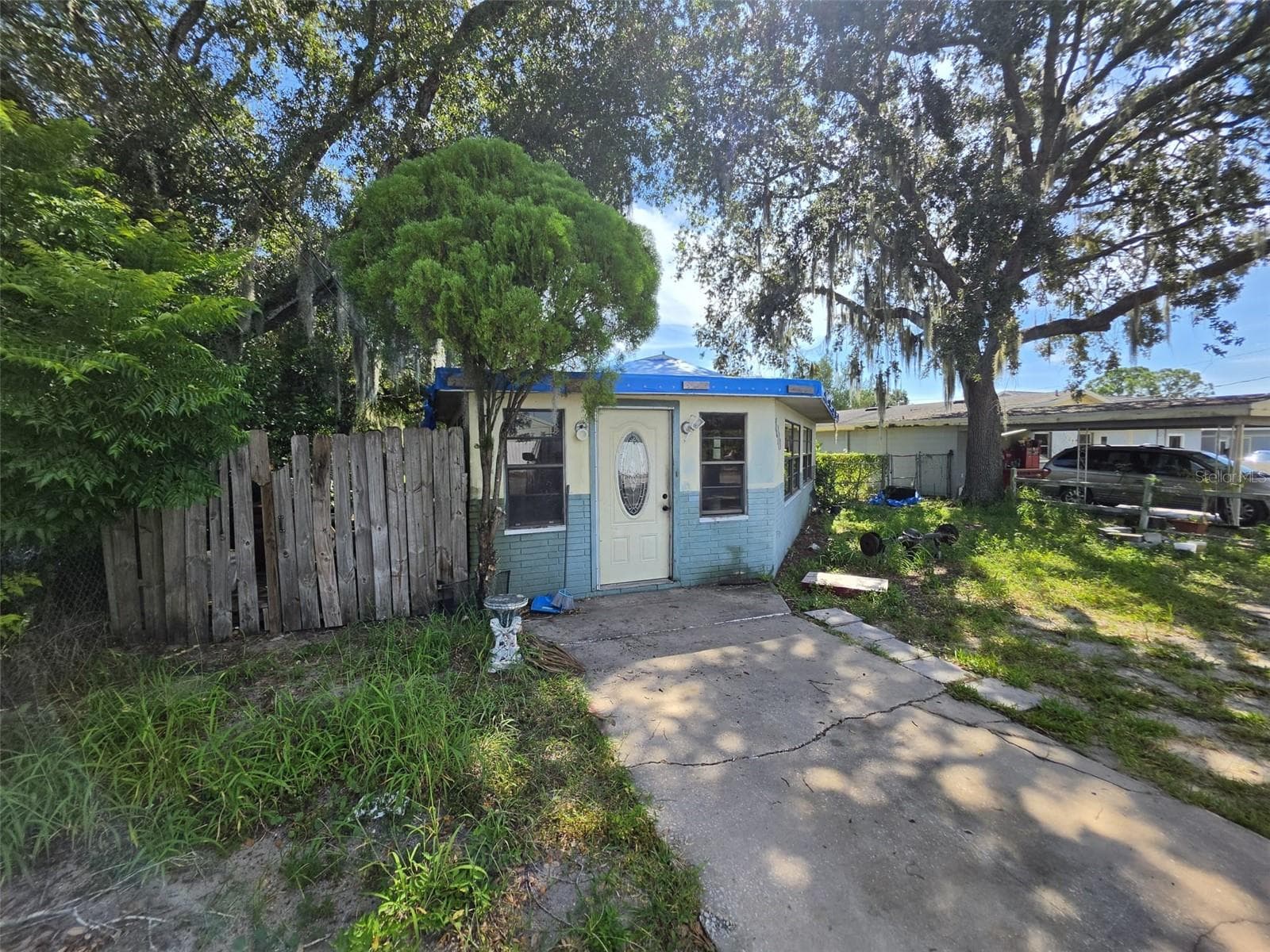 Single Family Residence at 1028 SUNSHINE DR E, LAKELAND, photo 2 of 24