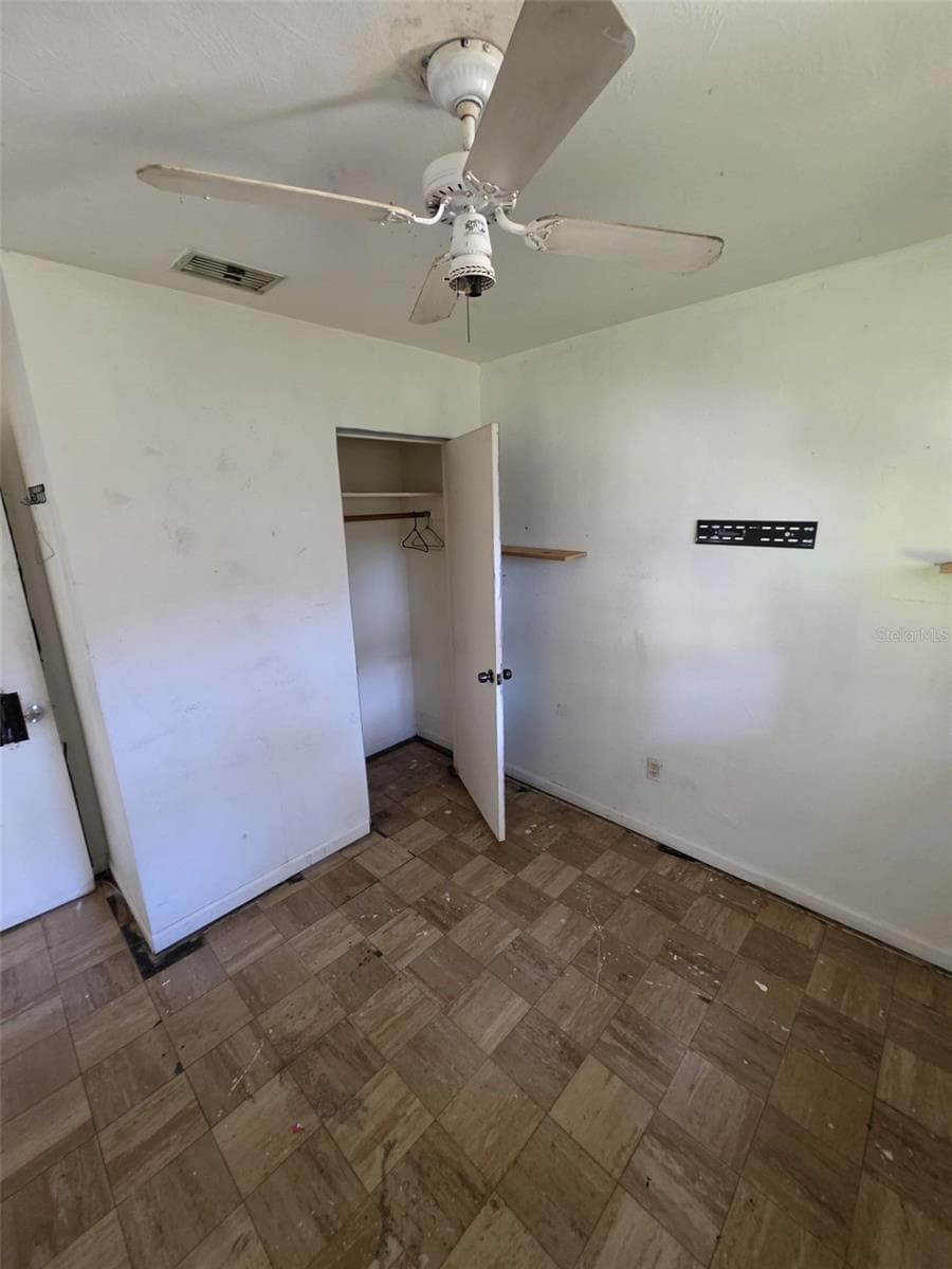 Single Family Residence at 1028 SUNSHINE DR E, LAKELAND, photo 13 of 24