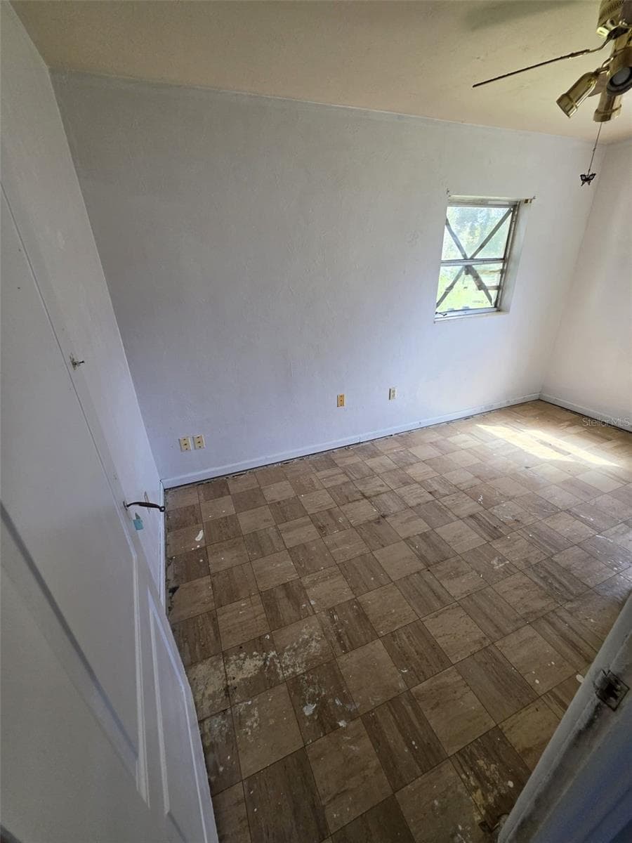 Single Family Residence at 1028 SUNSHINE DR E, LAKELAND, photo 15 of 24