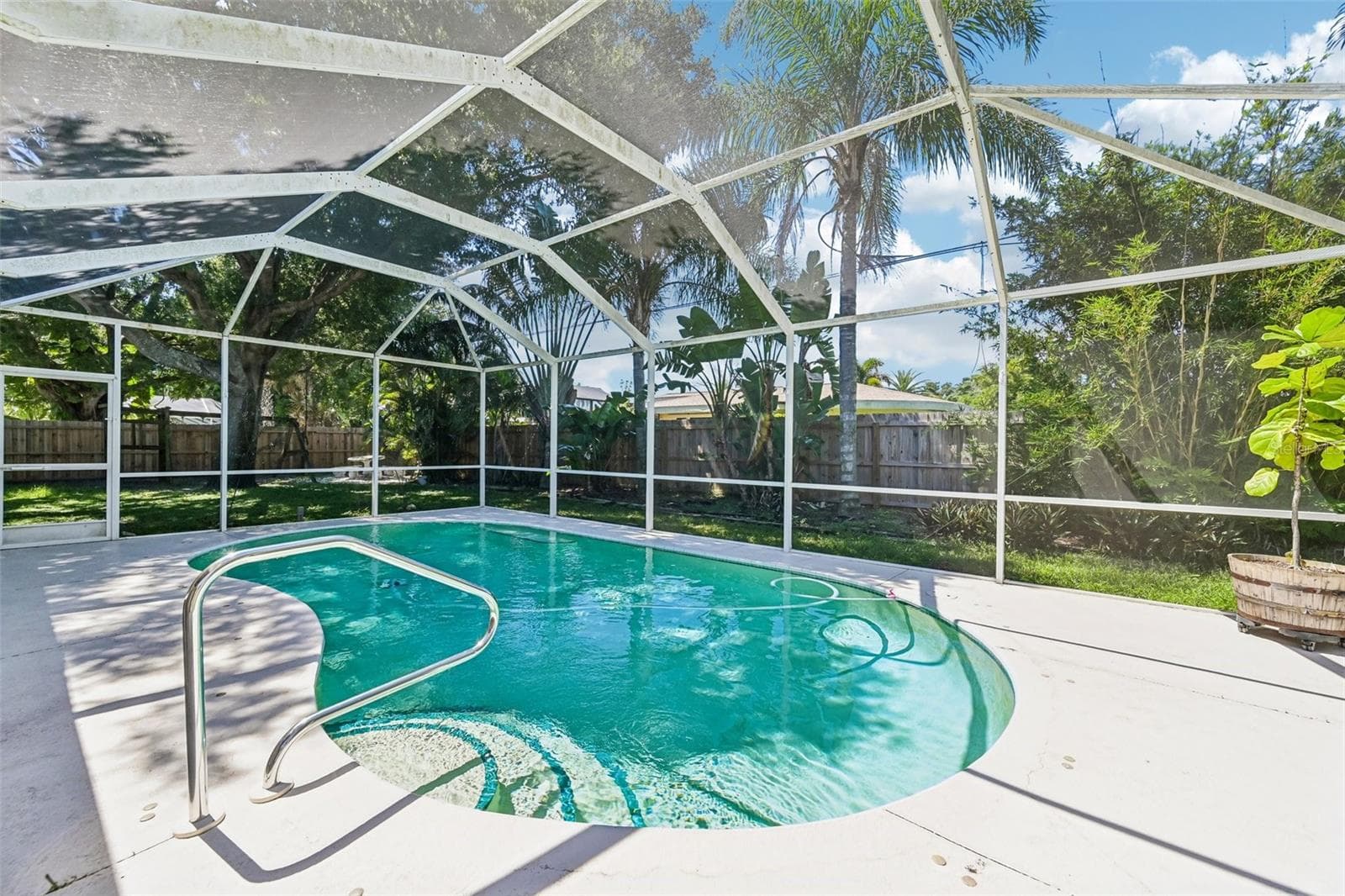 Single Family Residence at 2400 S BRINK AVE, SARASOTA, photo 2 of 37