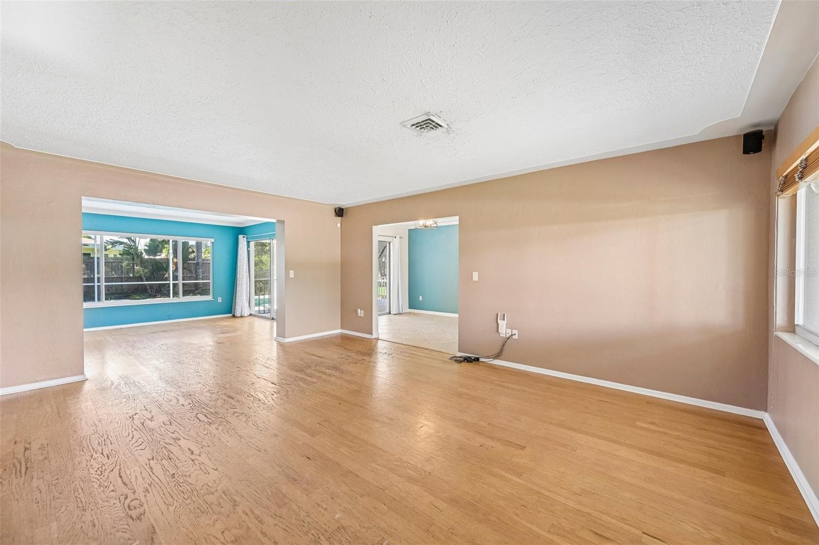 Single Family Residence at 2400 S BRINK AVE, SARASOTA, photo 5 of 37