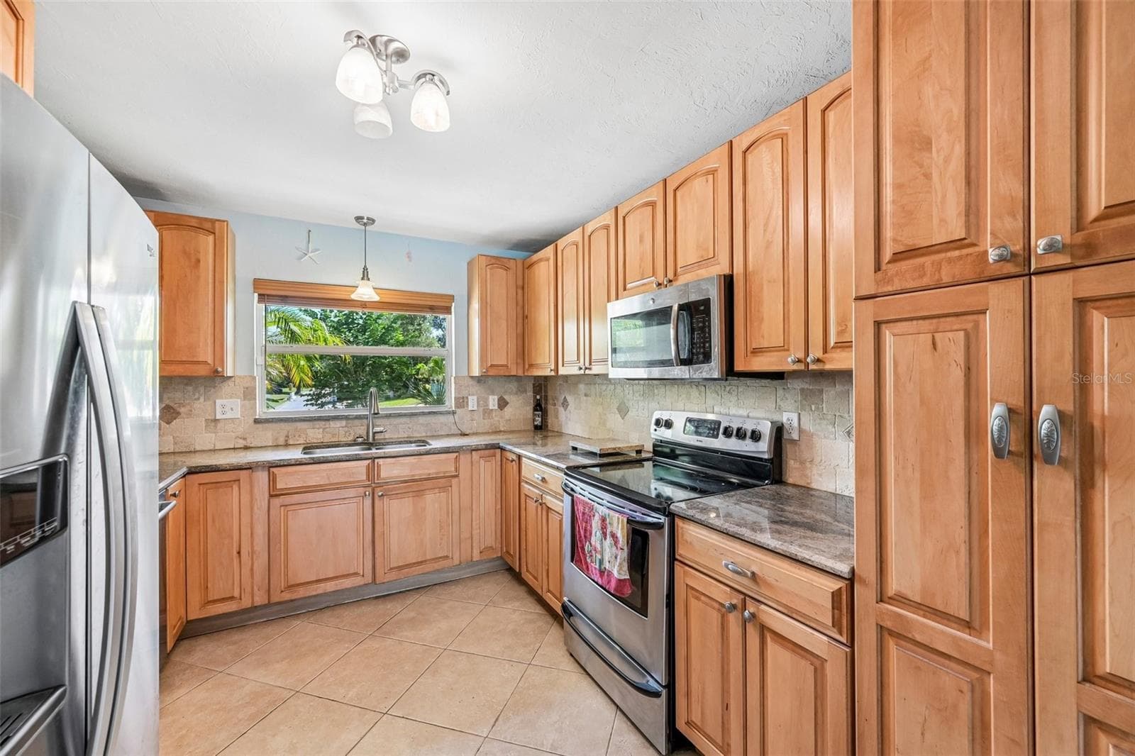 Single Family Residence at 2400 S BRINK AVE, SARASOTA, photo 6 of 37