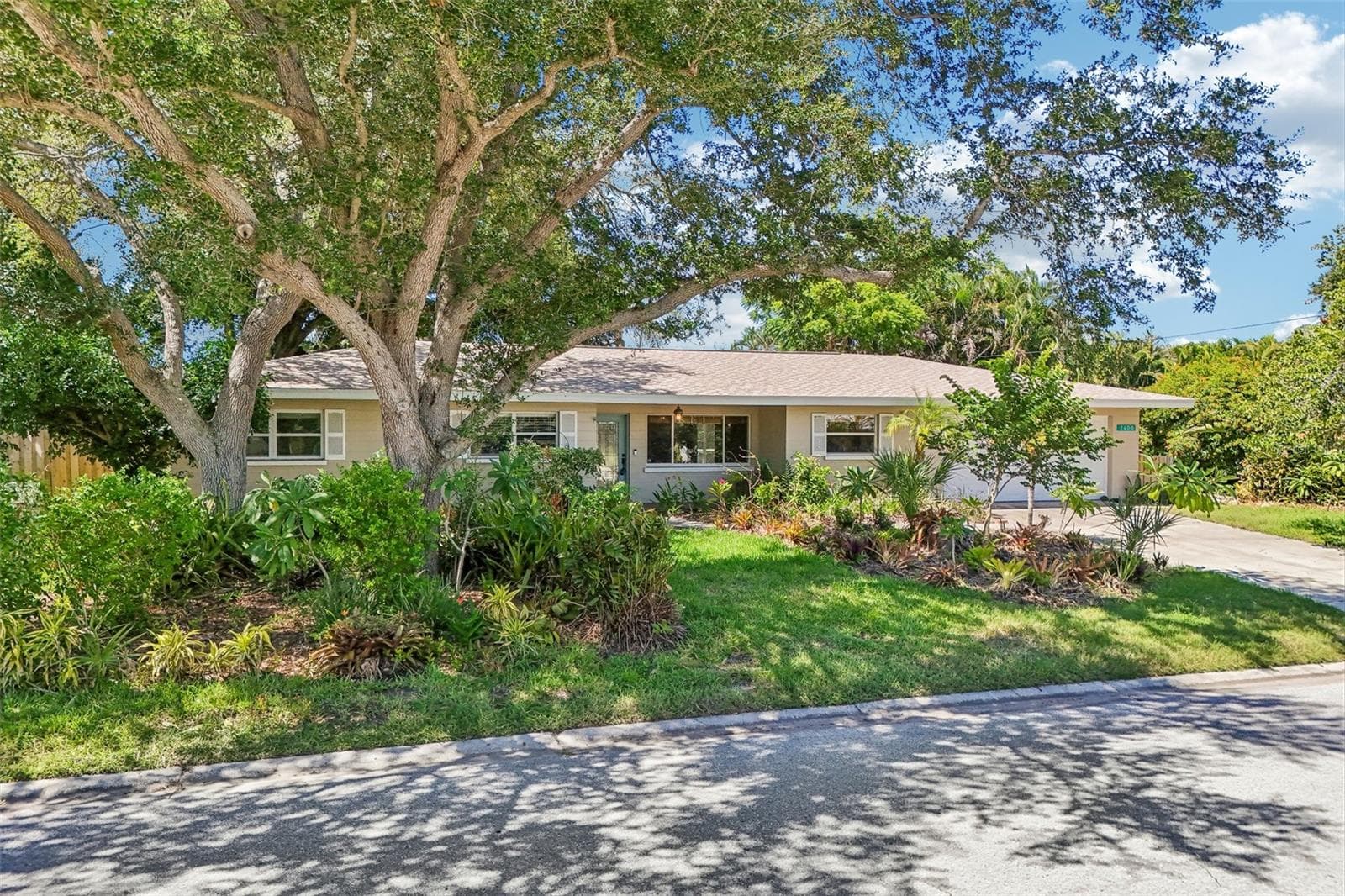 Single Family Residence at 2400 S BRINK AVE, SARASOTA, photo 33 of 37