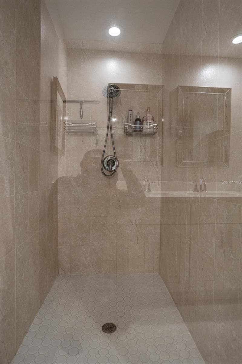 Condominium at 1208 E KENNEDY BLVD #518, TAMPA, photo 13 of 49