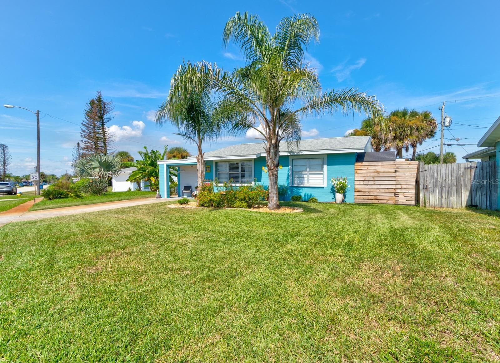 Single Family Residence at 14 TROPICAL DR, ORMOND BEACH, photo 3 of 38