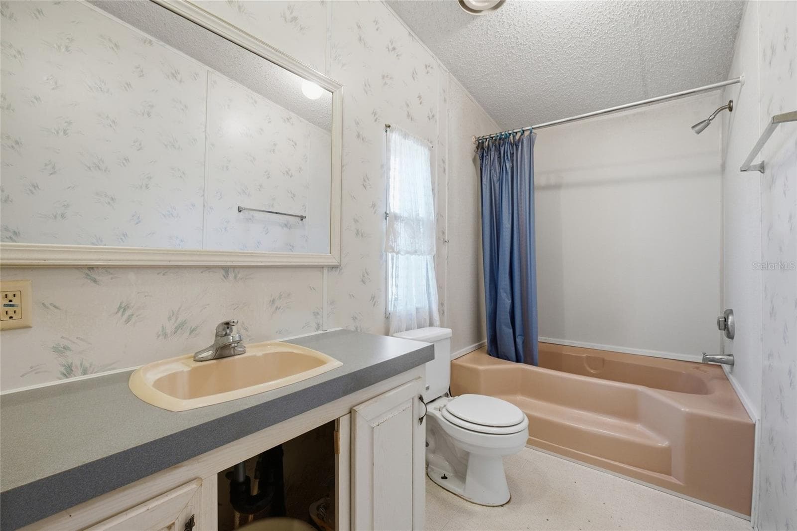 Manufactured Home at 34900 HAPPINESS WAY, ZEPHYRHILLS, photo 7 of 30