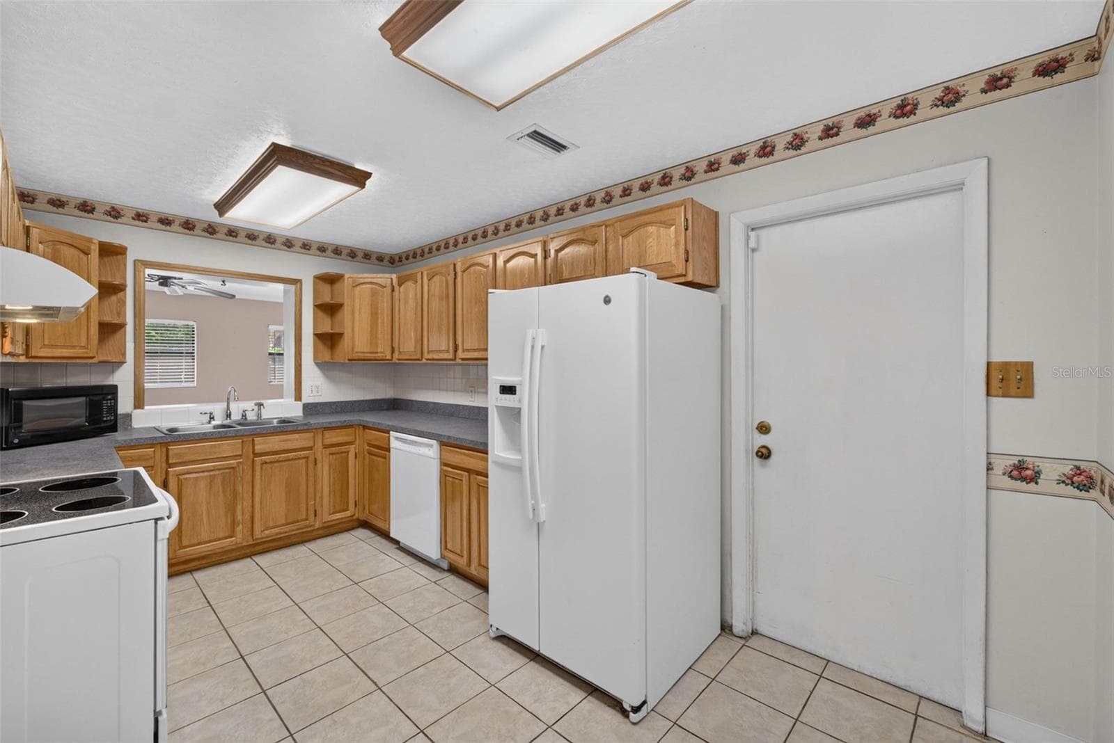 Single Family Residence at 3312 W BURKE ST, TAMPA, photo 14 of 76