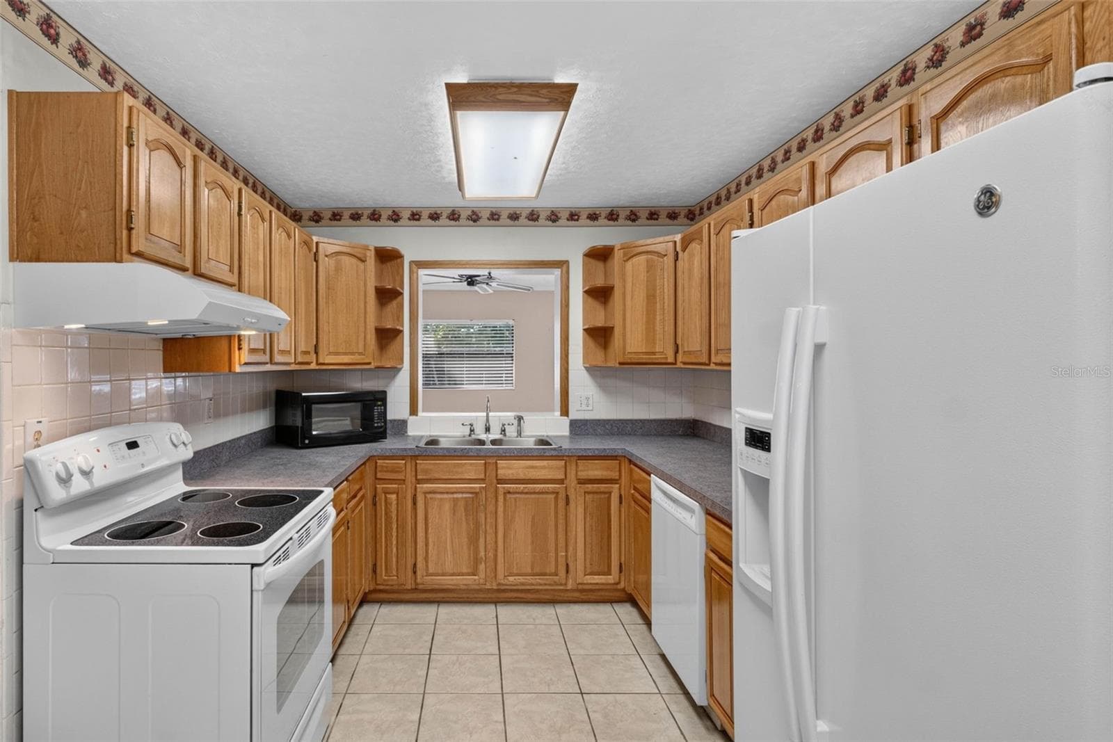 Single Family Residence at 3312 W BURKE ST, TAMPA, photo 20 of 76