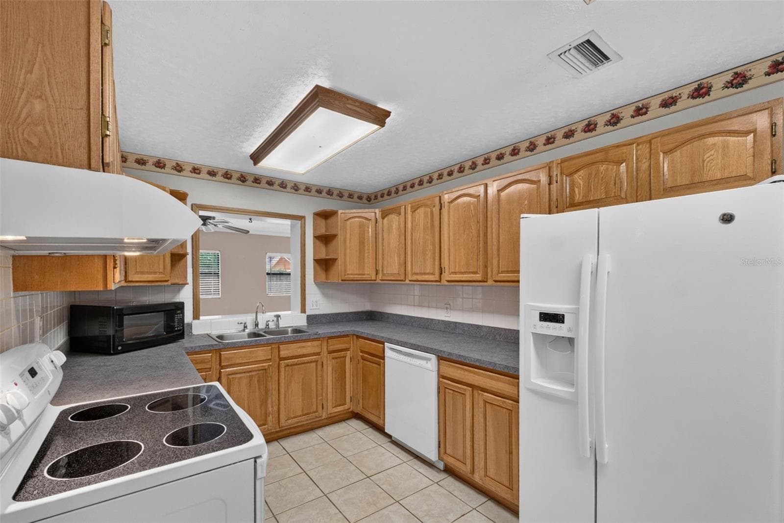 Single Family Residence at 3312 W BURKE ST, TAMPA, photo 24 of 76