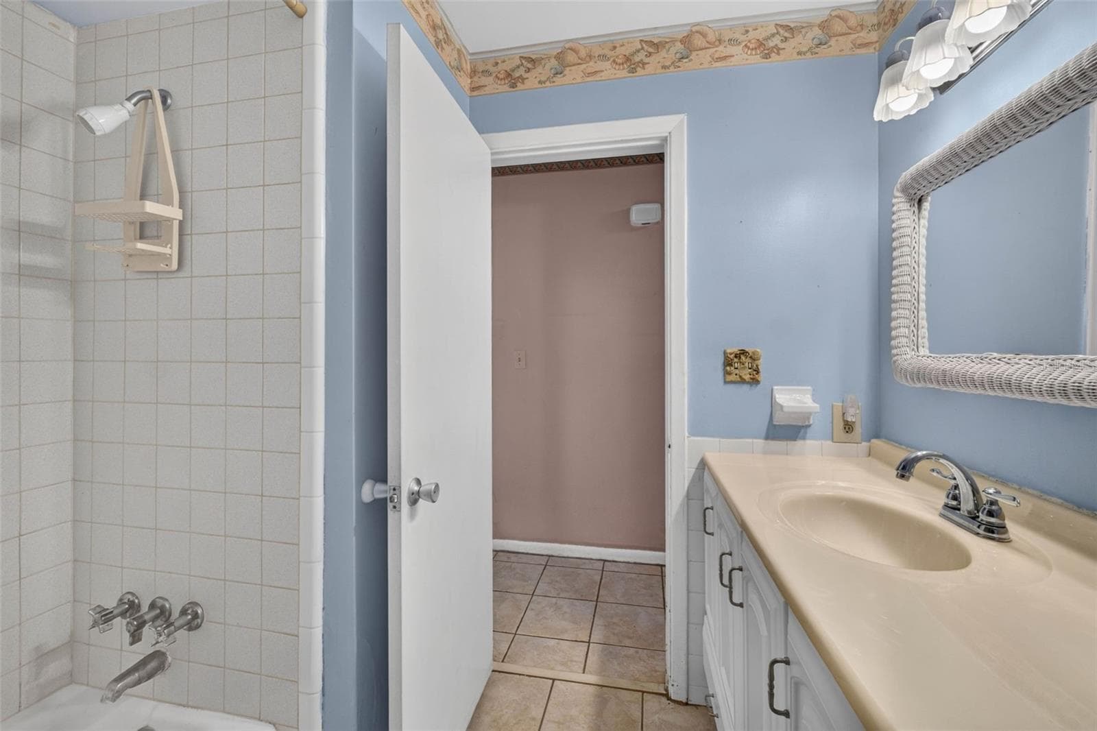 Single Family Residence at 3312 W BURKE ST, TAMPA, photo 45 of 76