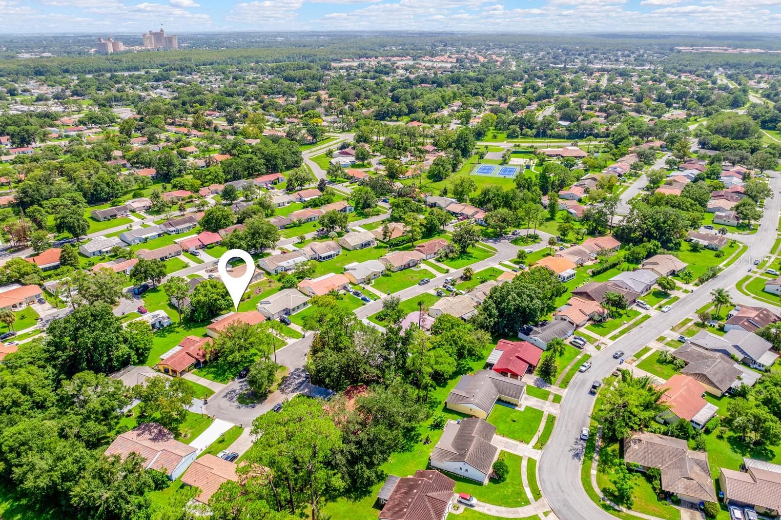Fantasitc location close to the community amenities and area attractions! - 10113 ALLENBY CT, ORLANDO