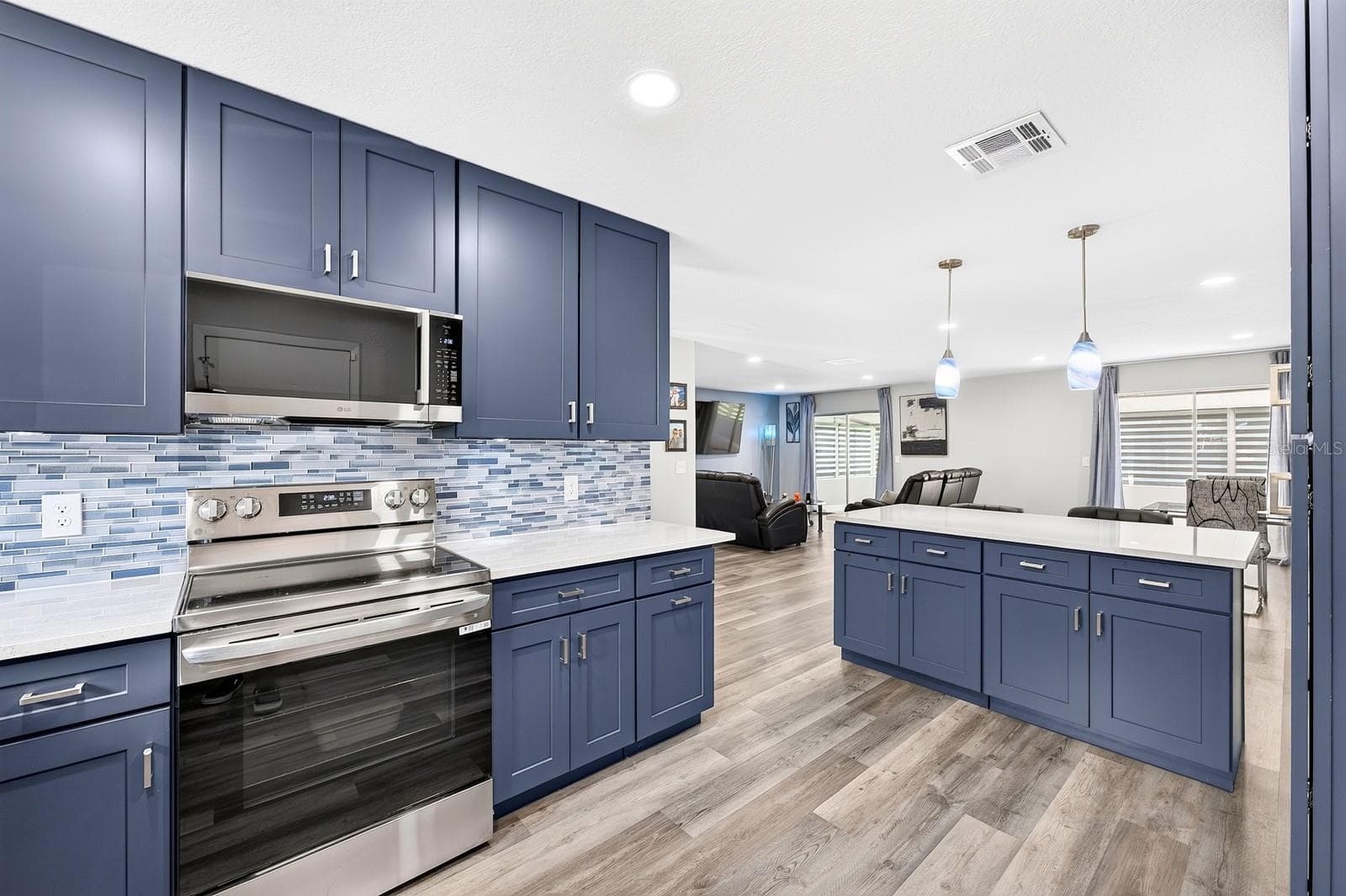 Updated Kitchen. - 10113 ALLENBY CT, ORLANDO
