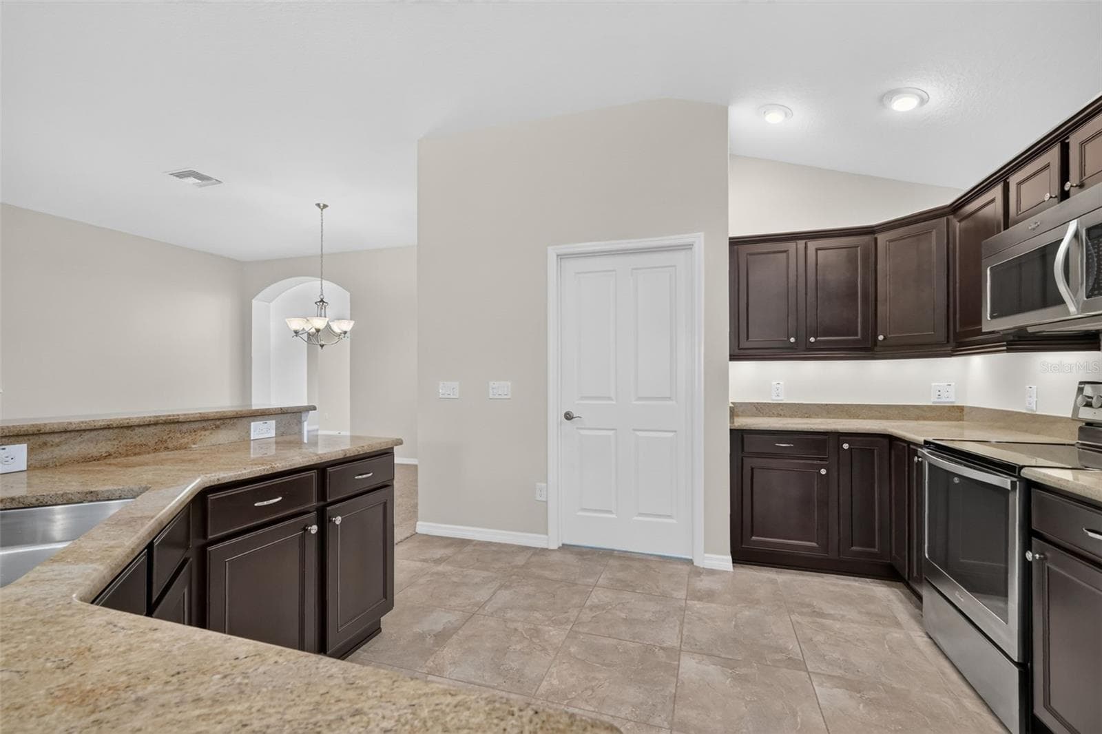 Kitchen - 3376 MAYFLOWER LOOP, THE VILLAGES