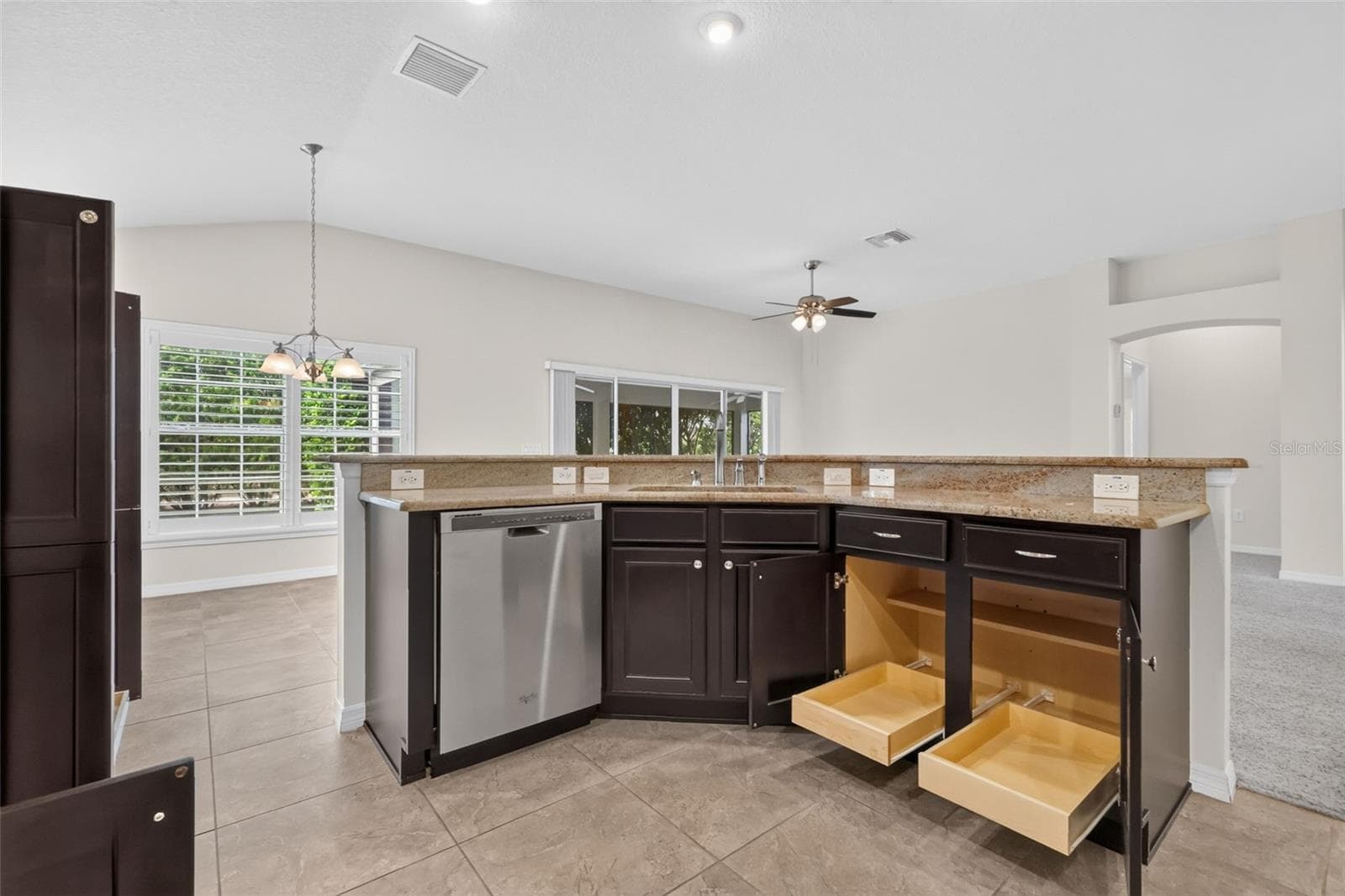 Kitchen with Roll-Out Shelving - 3376 MAYFLOWER LOOP, THE VILLAGES