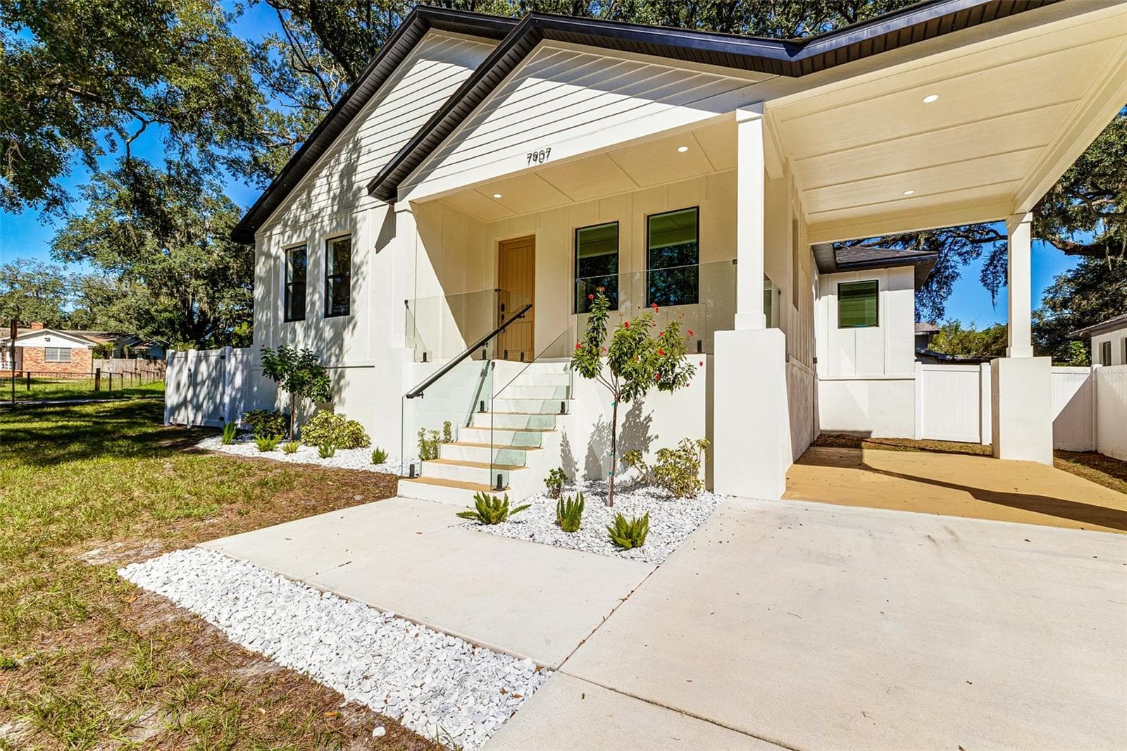 Single Family Residence at 7907 N GREENWOOD AVE, TAMPA, photo 4 of 54