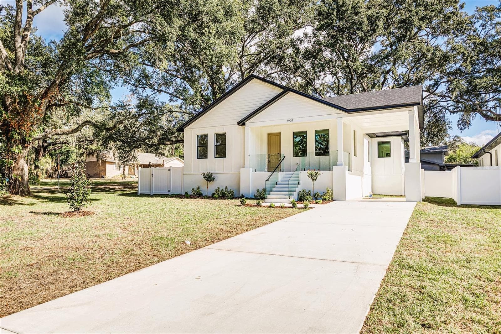 Single Family Residence at 7907 N GREENWOOD AVE, TAMPA, photo 5 of 54
